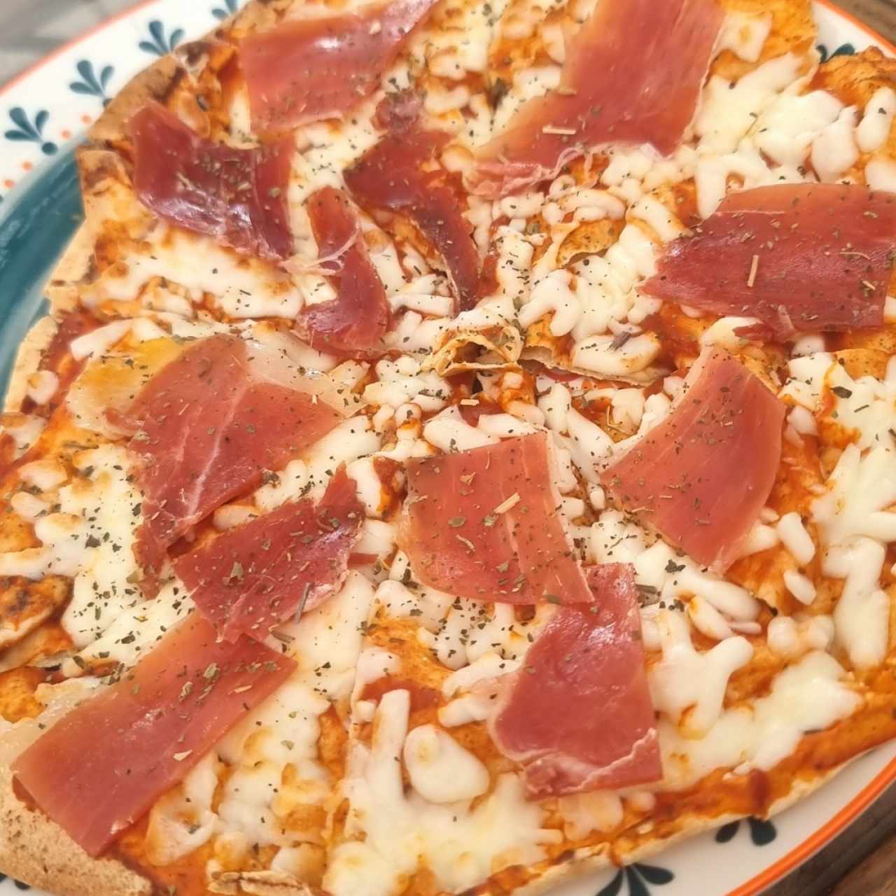 Pizzeta de jamón serrano