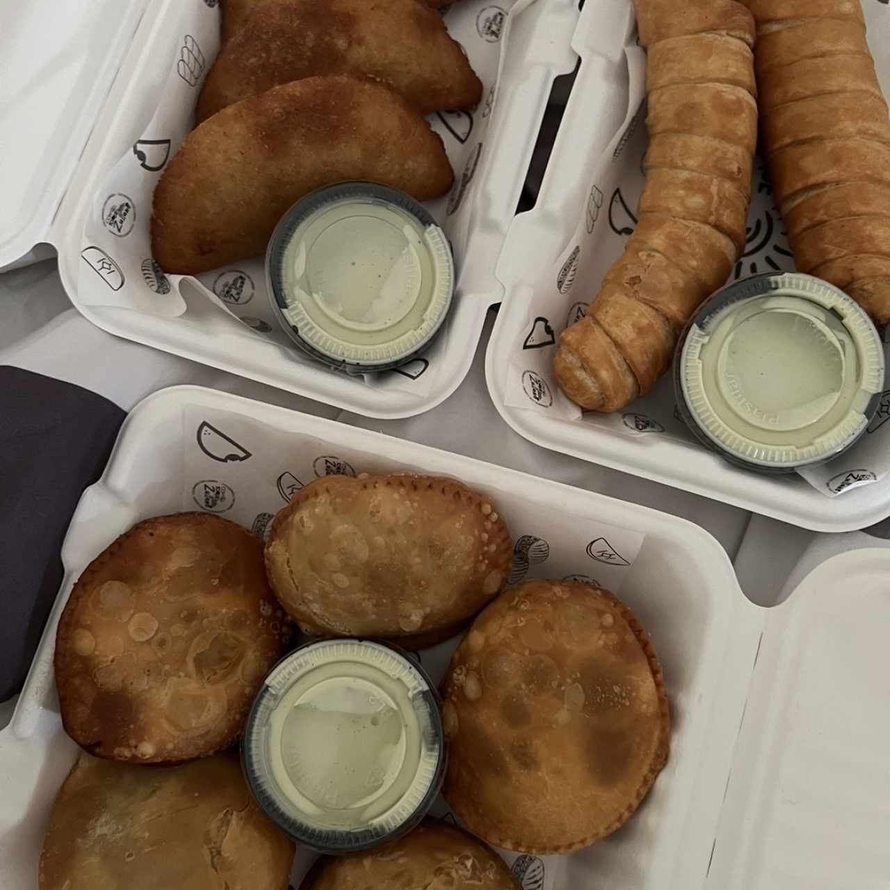 Pastelitos empanadas tequeños