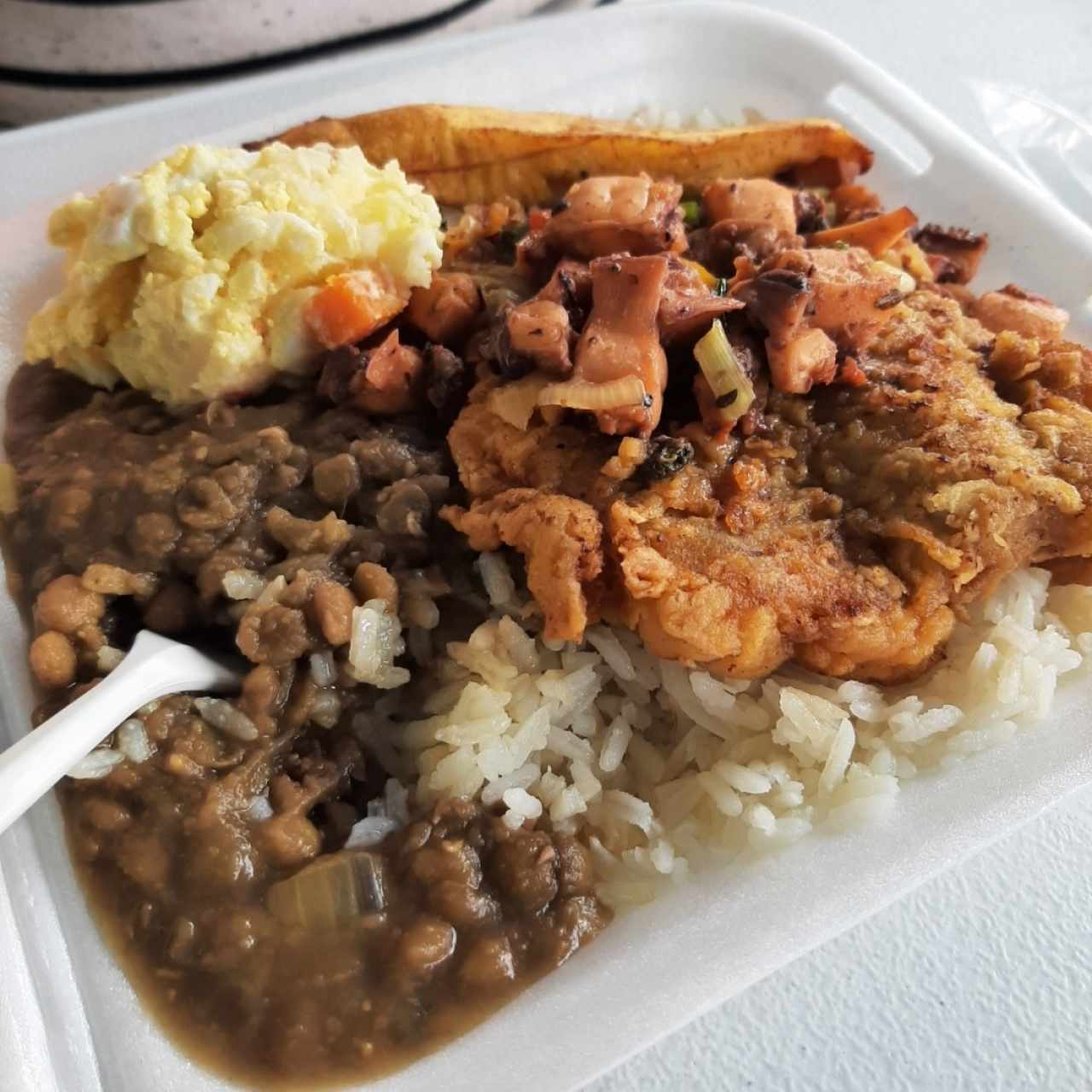 Filete de pescado y arroz con coco