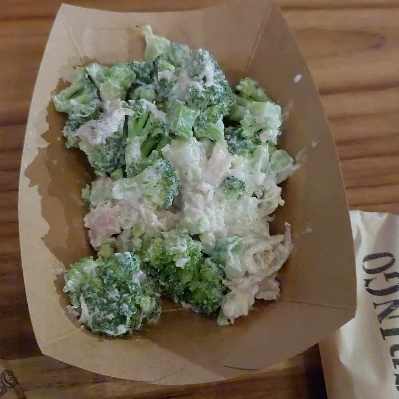 ensalada de pollo y brocolli