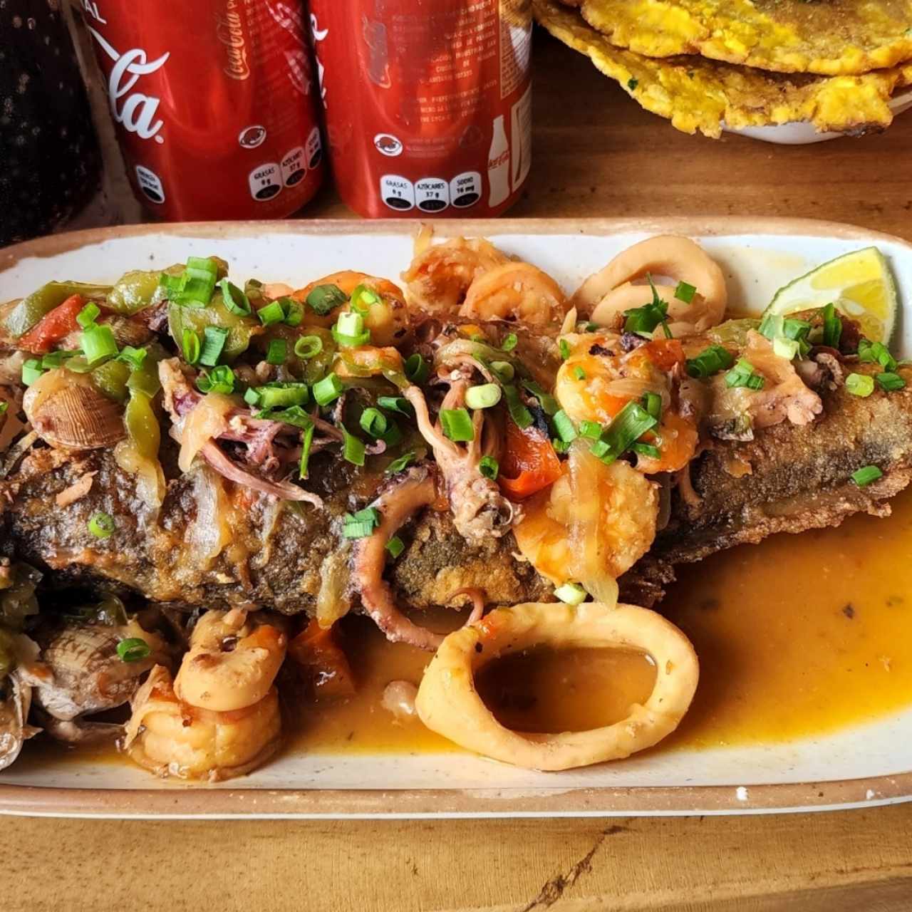 corvina entera con mariscos