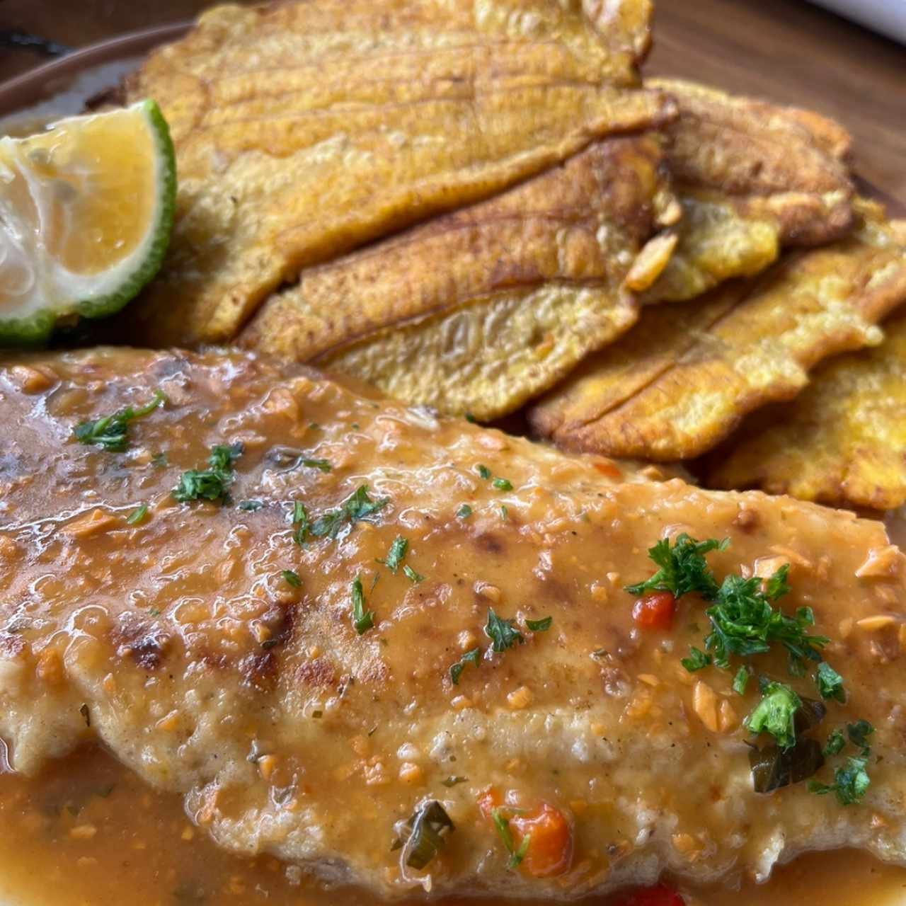 Pescado al ajillo