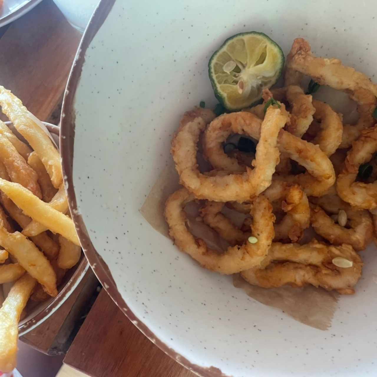 CALAMARES FRITOS CON PAPITAS, NADA ESPECIAL, frios y chiclosos