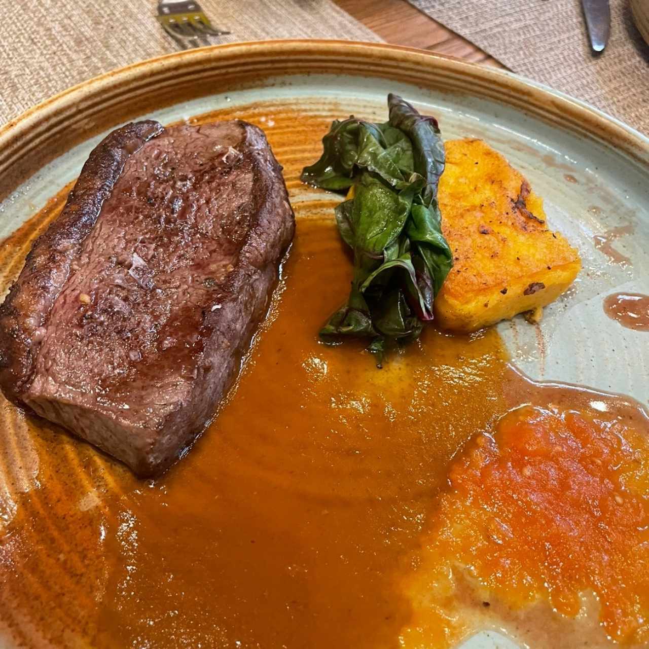 Entraña con Polenta