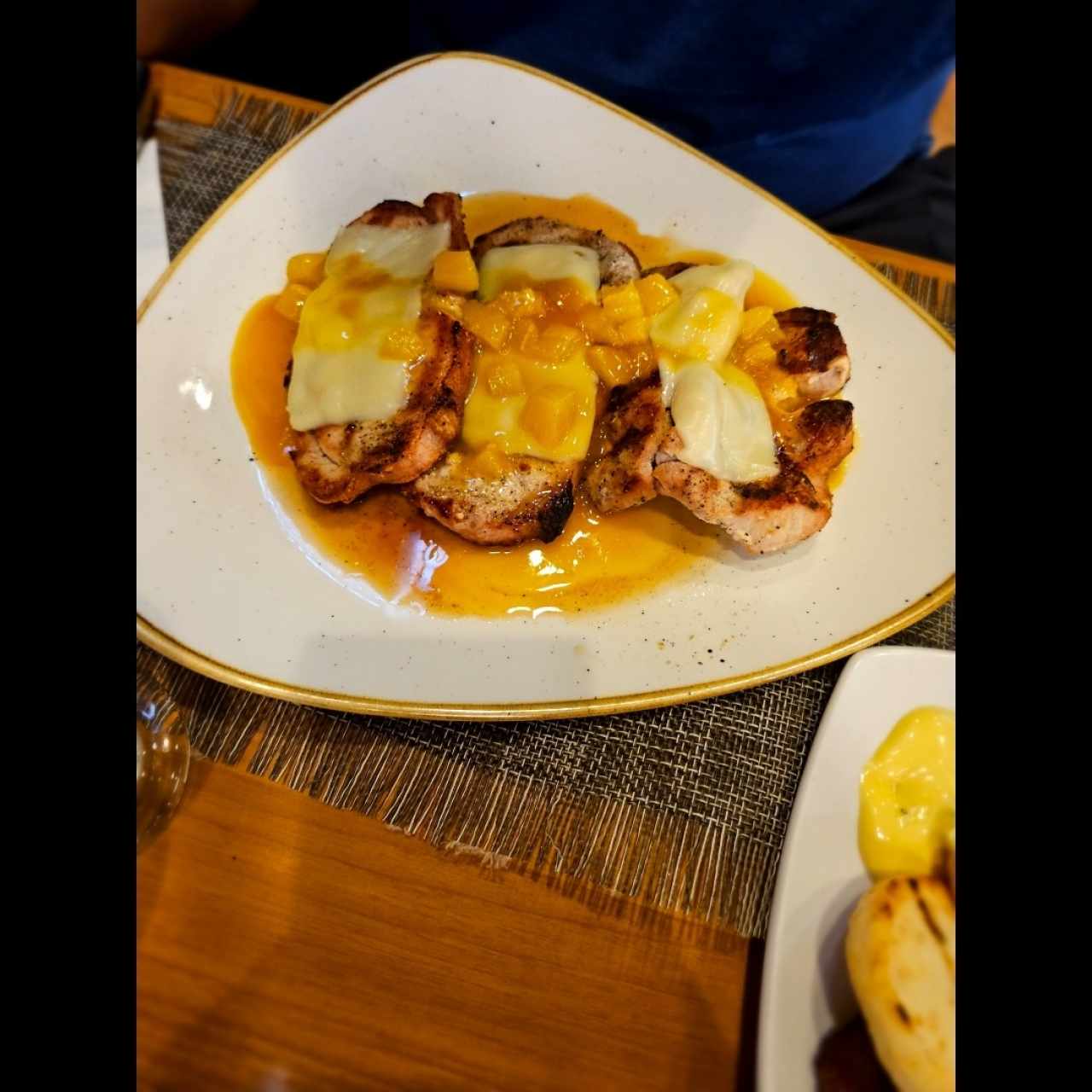 CHULETA DE CERDO AHUMADA (14 ONZ)