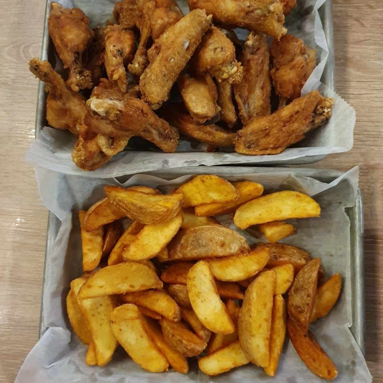 alitas y papas 