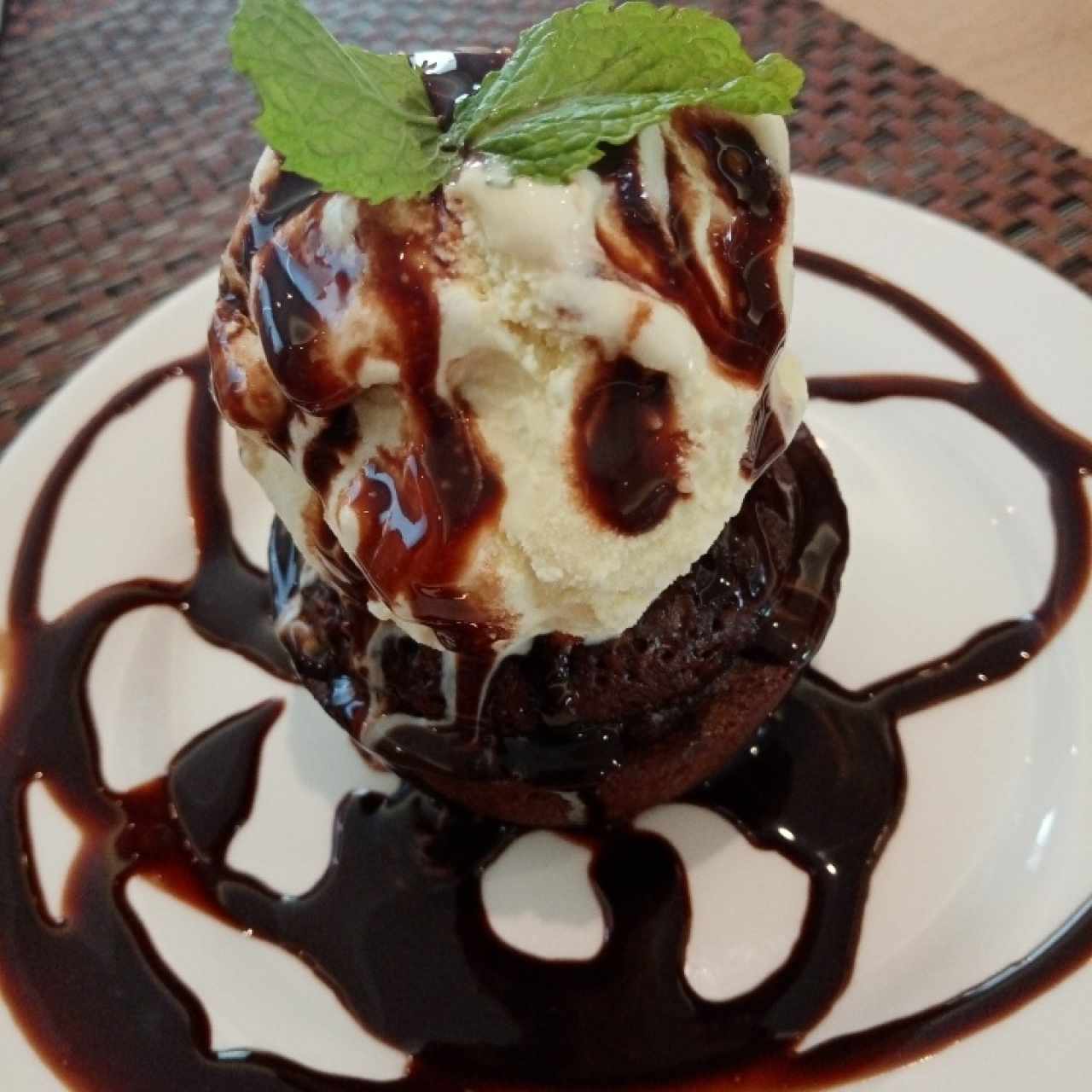 Brownie con helado