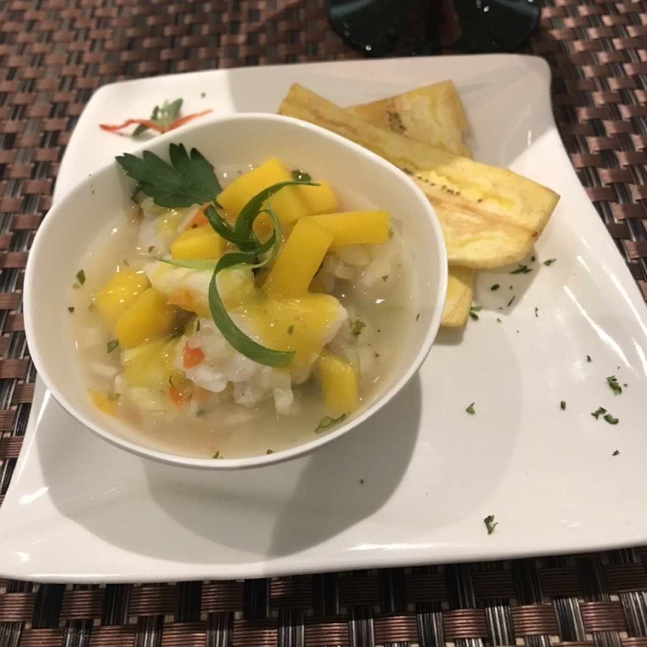 Ceviche de corvina de piedra en mango habanero 