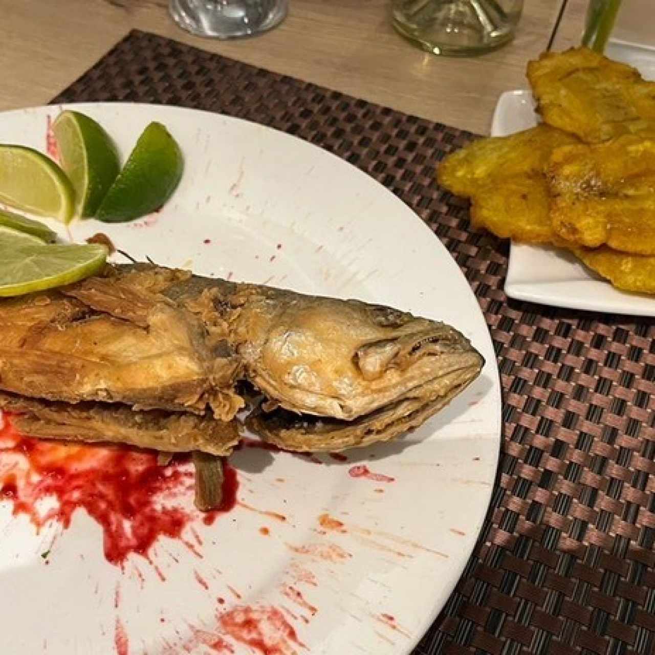 Mariscos - Corvina Frita Entera