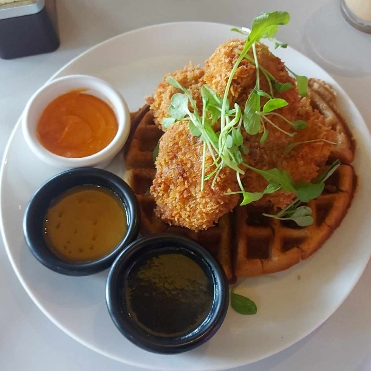 Waffle y Pollo Frito