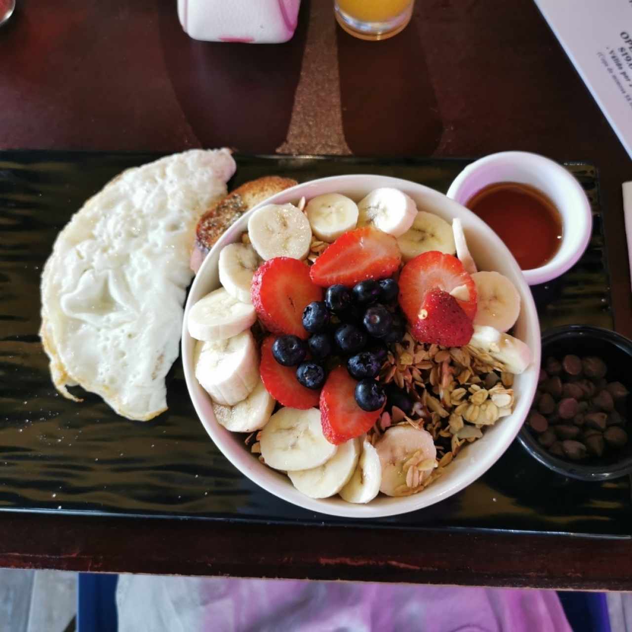 Tabla de youghurt y granola