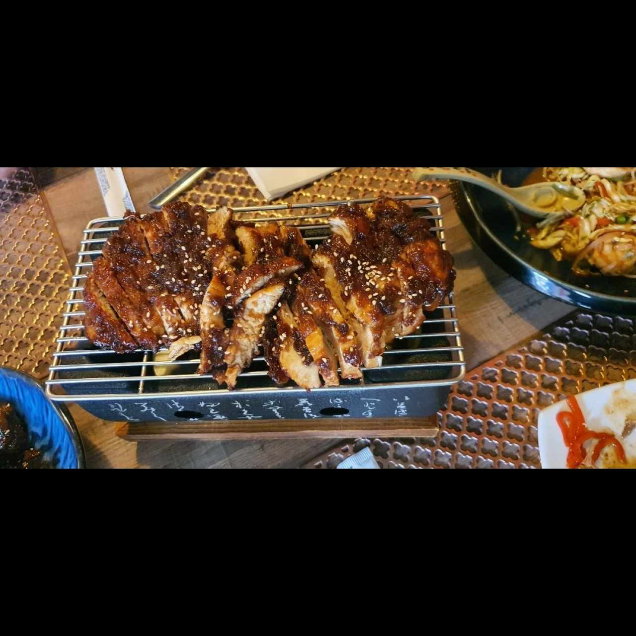 PROTEÍNAS - POLLO LAQUEADO