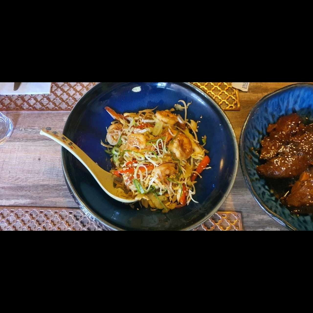 CHOP SUEY DE VEGETALES Y CAMARONES