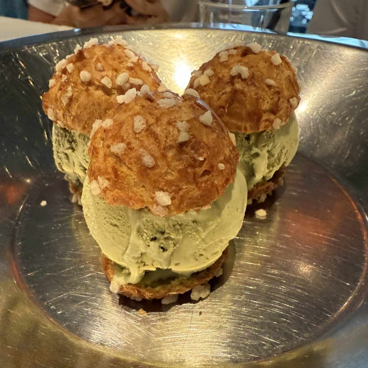 DOLCI - Pistacchio Profiteroles