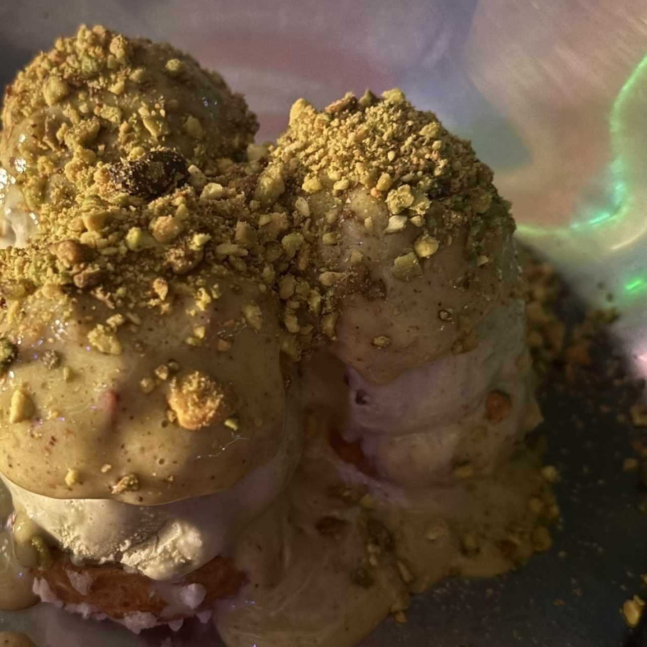 DOLCI - Pistacchio Profiteroles