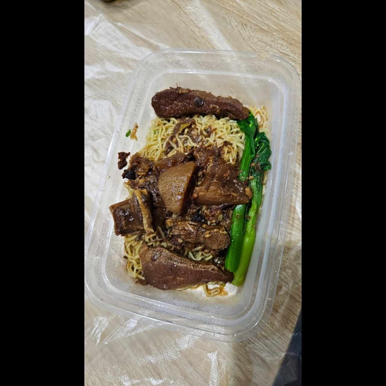 fideos con falda de res