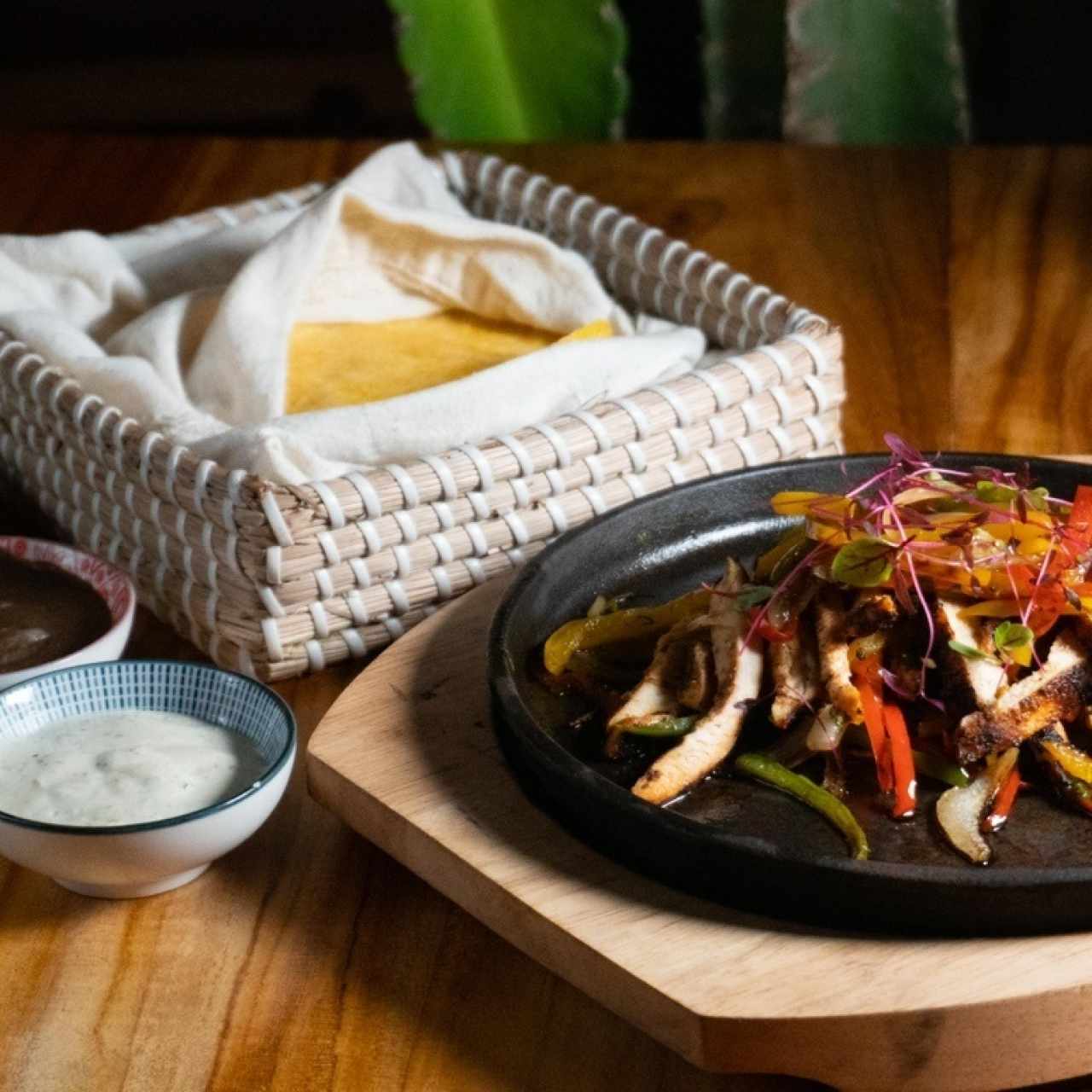 FAJITAS DE POLLO A LA BRASA