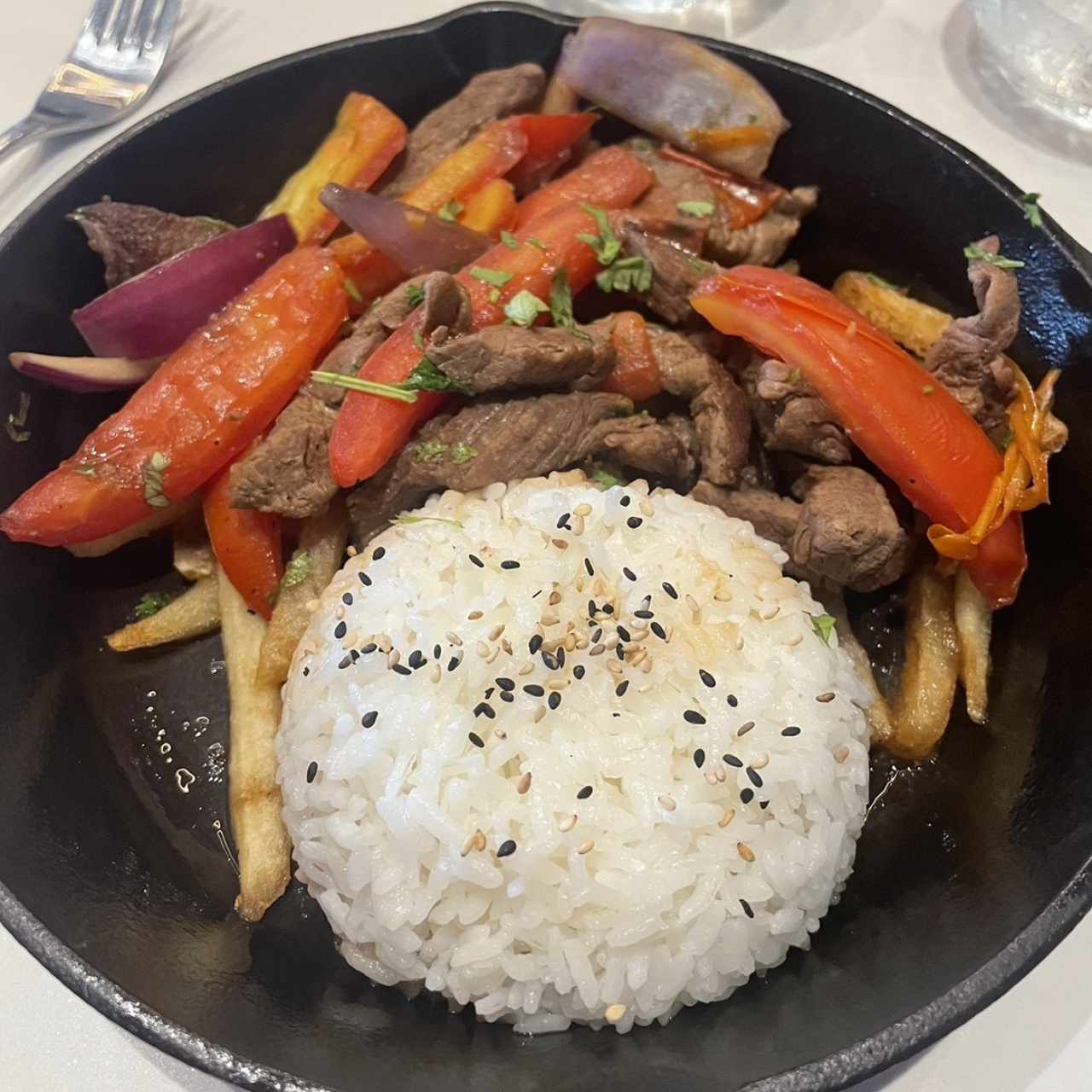 Lomo Saltado - menú lunch