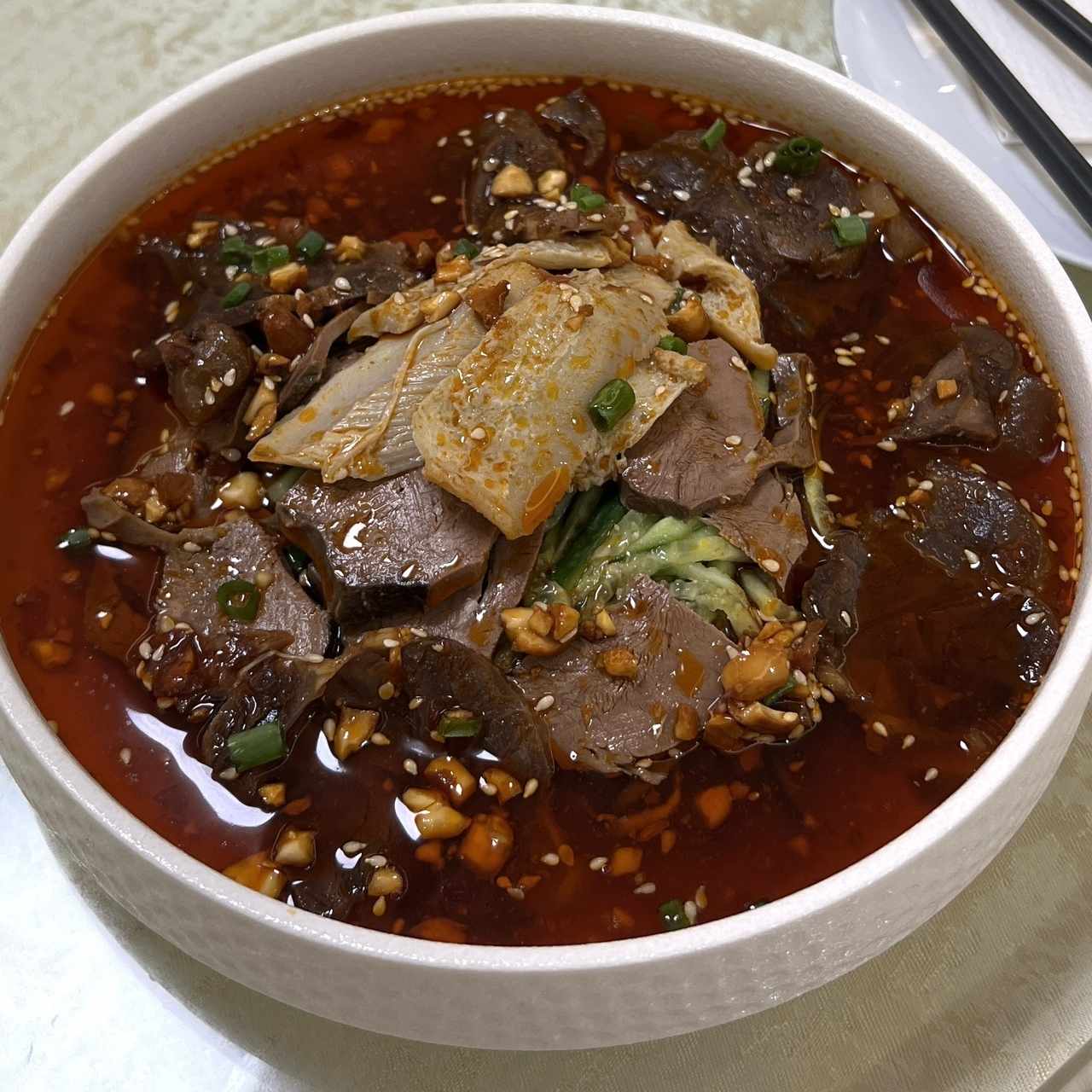 Lengua de res con pimientos de Szechuan