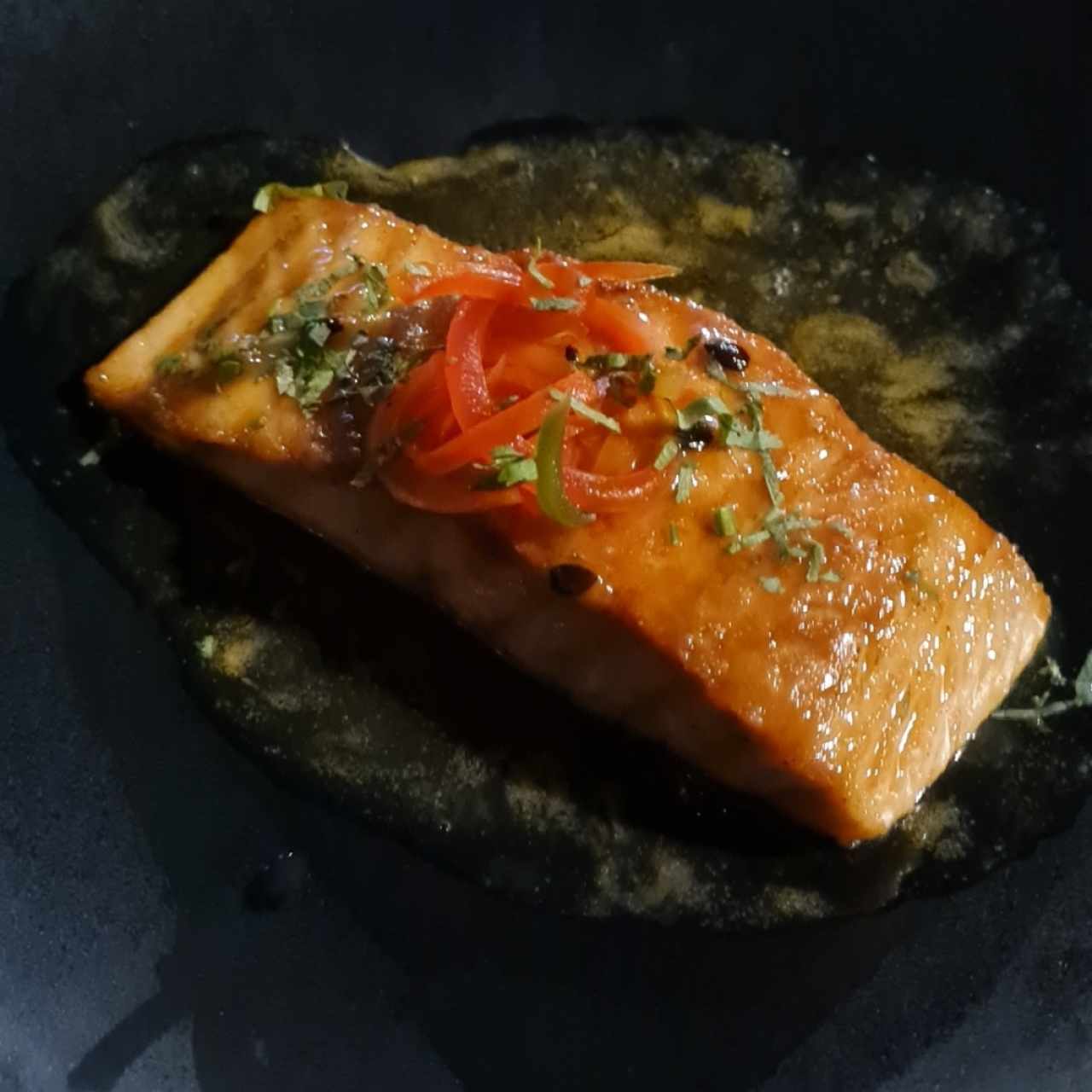 Salmón 8oz en Salsa Maracuya