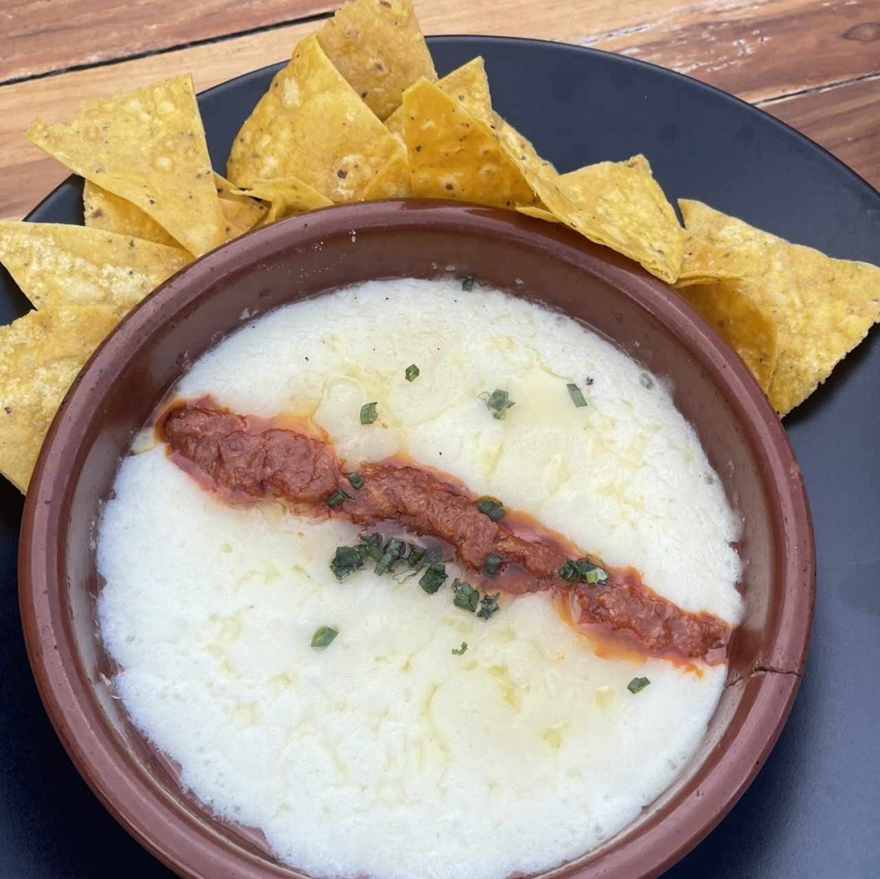 Queso Fundido con Chorizo