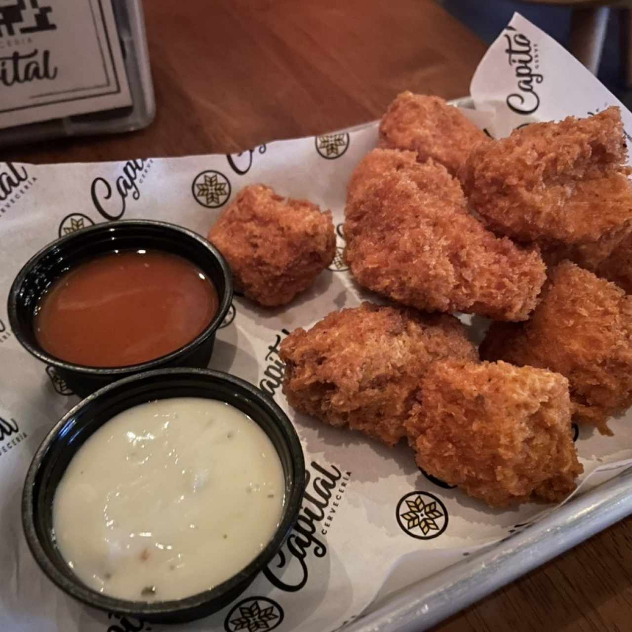 Boneless con salsa Buffalo y aderezo Blue Cheese