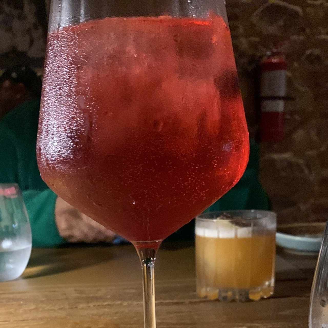 Tanquerai frutos rojos y amareto sour