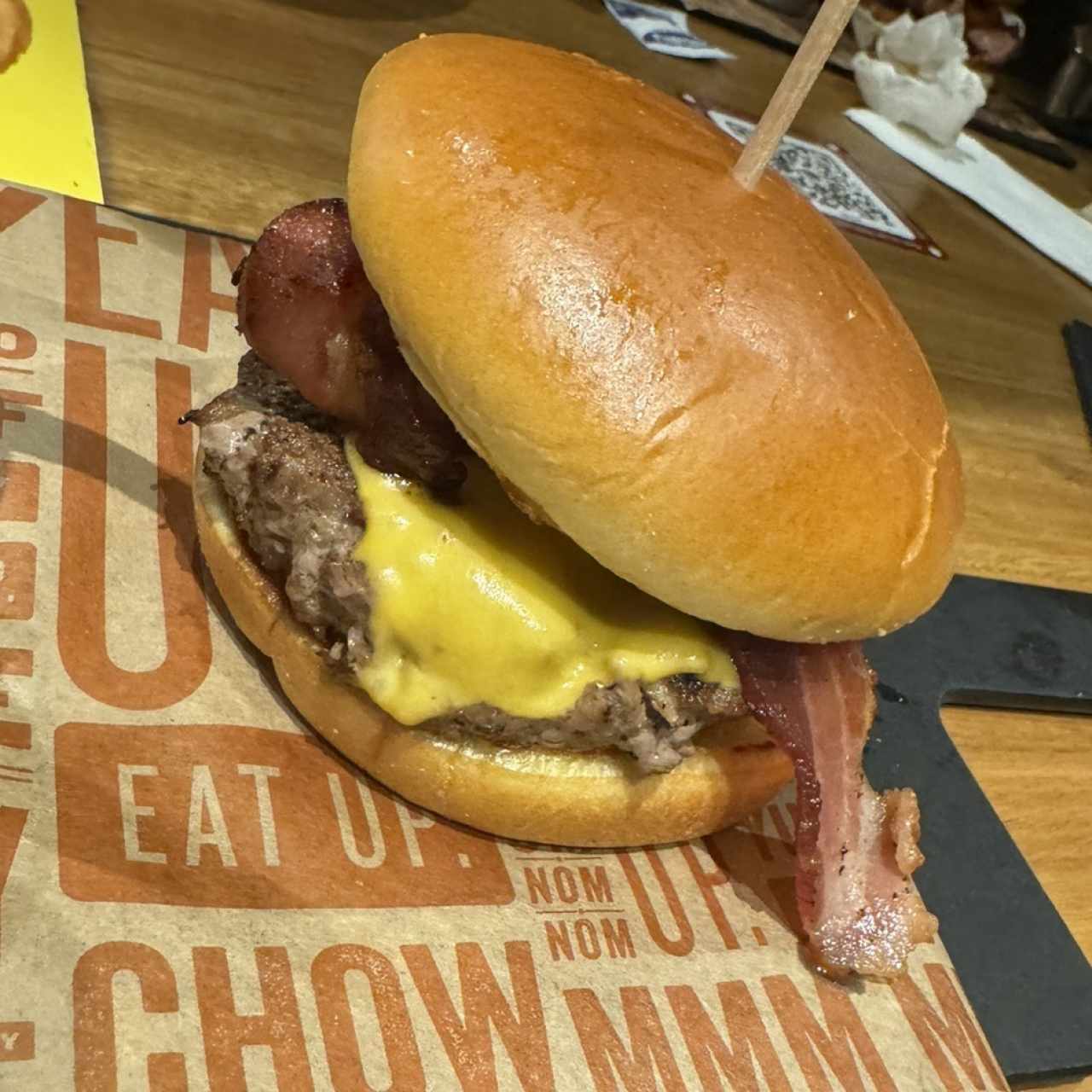 Bacon Cheedar Cheese Burger