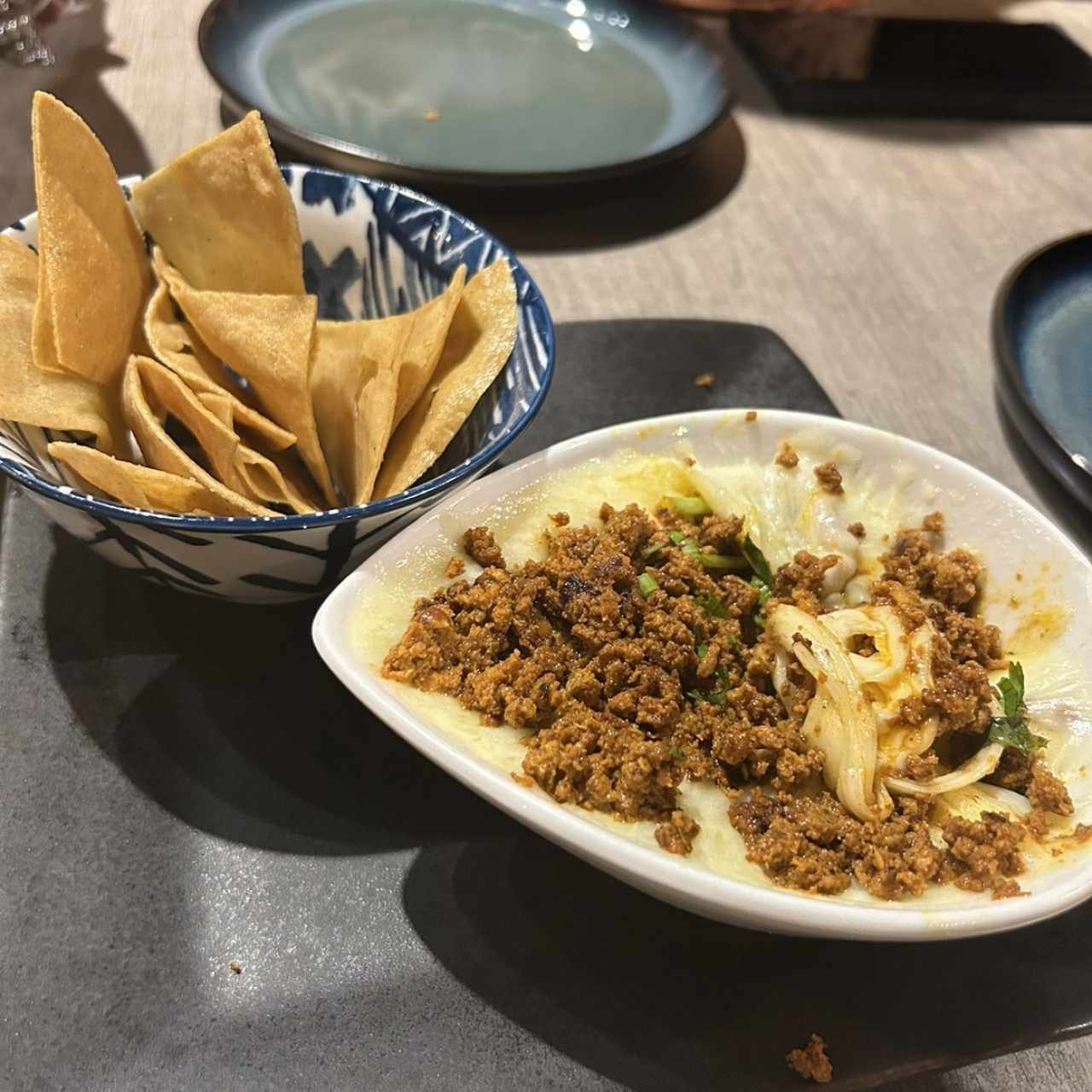 Queso Fundido con chorizo o birria