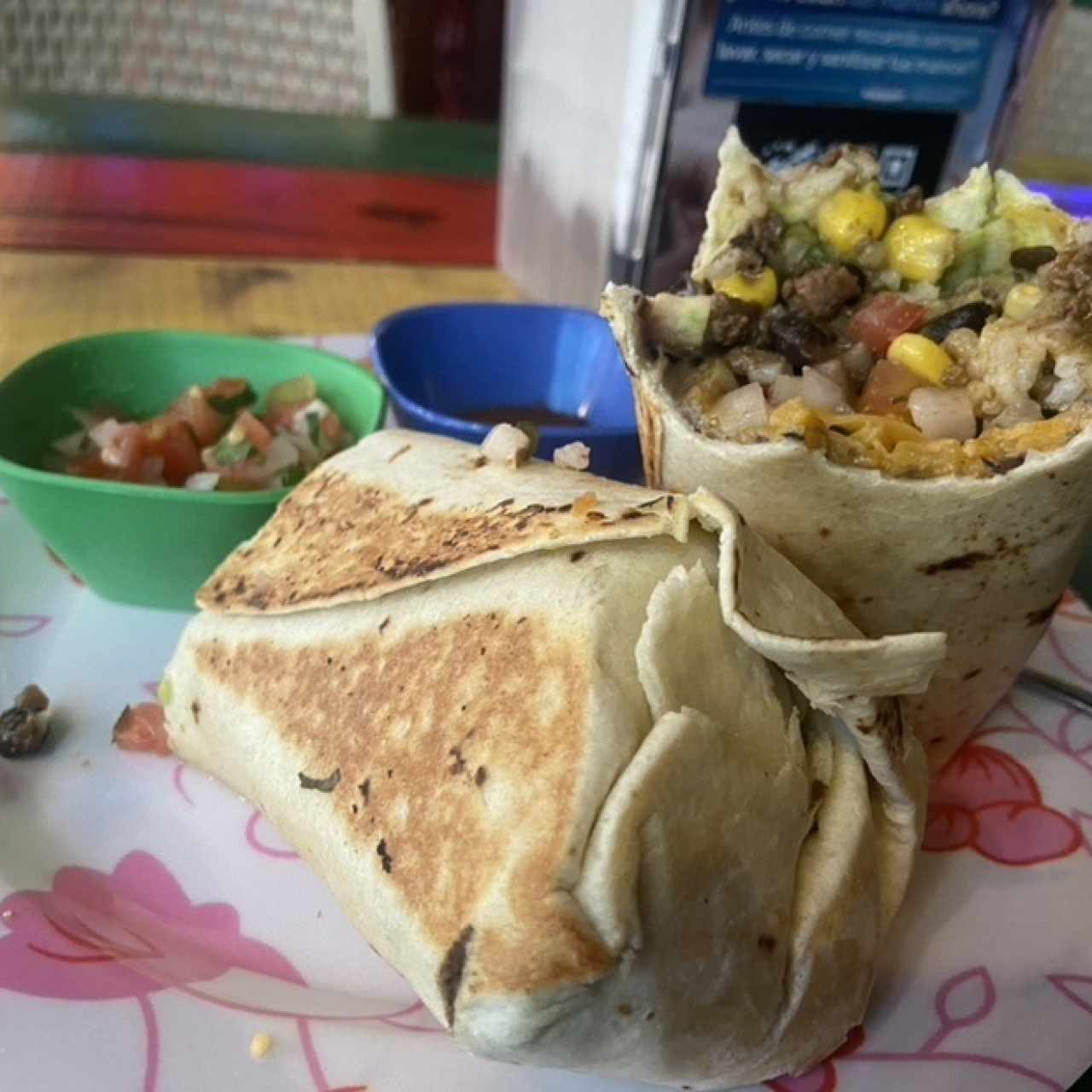 Quesadillas-Burritos- Sopas - Burrito de Carne