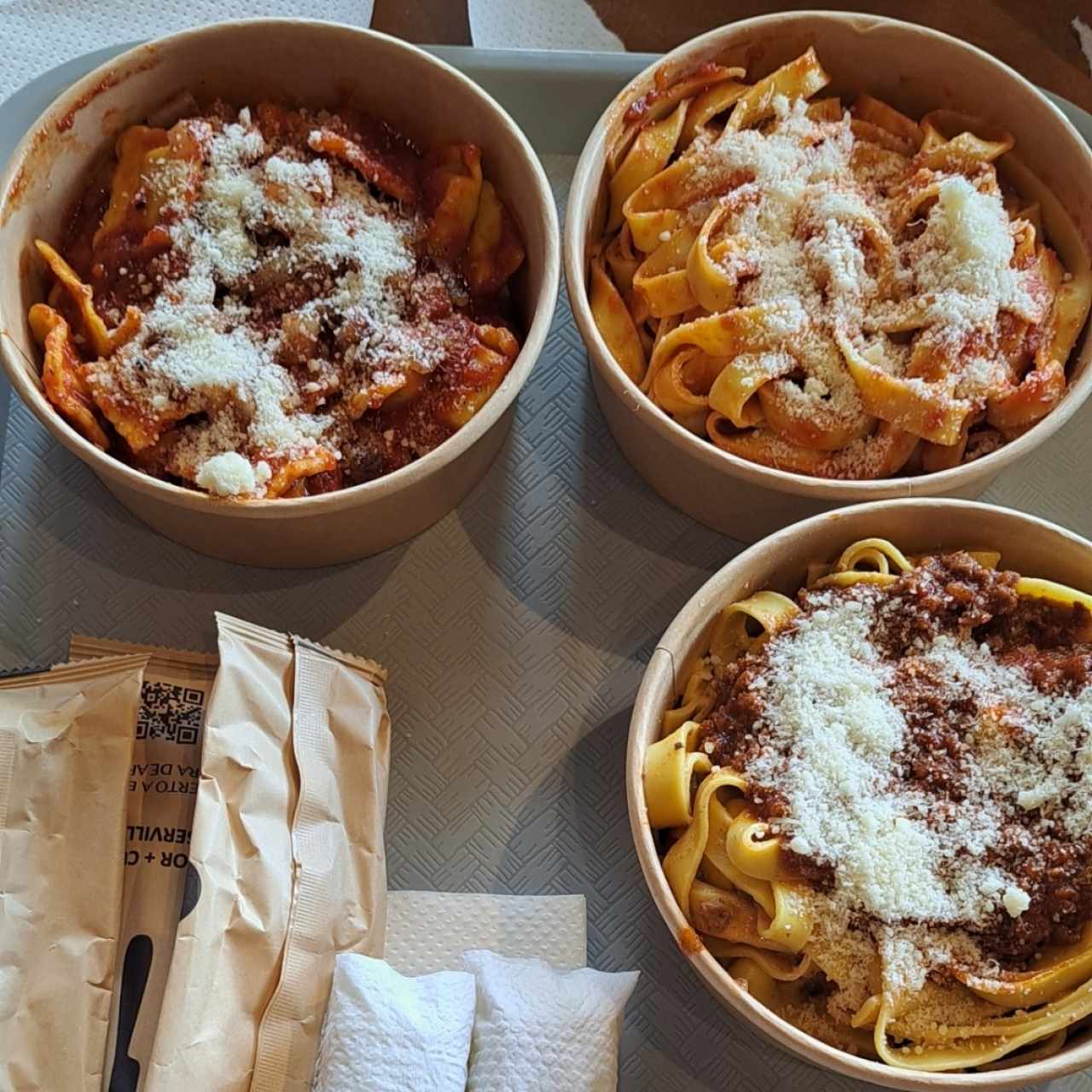 Fetuccini Ragu y Ravioli Amatriccina