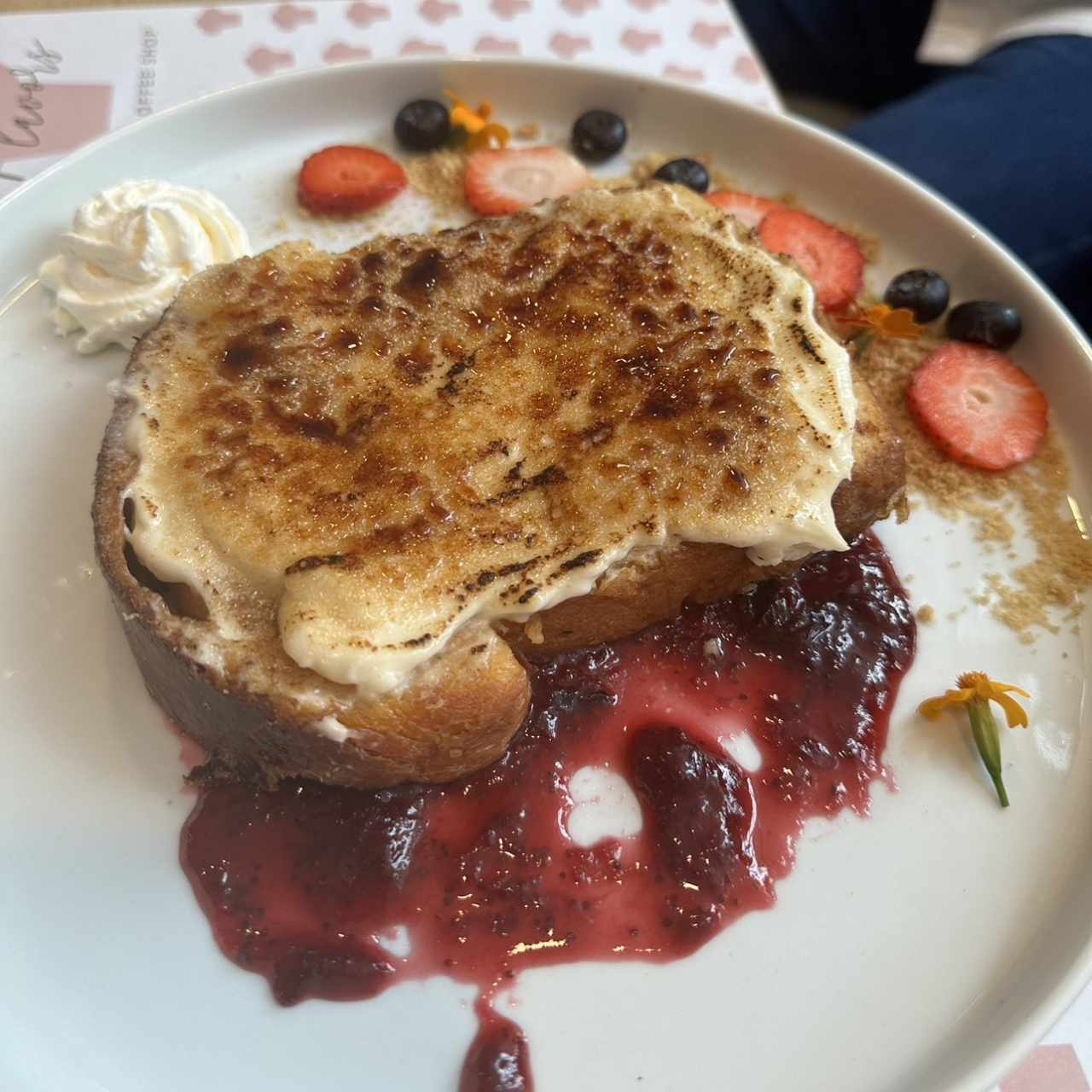 Crème brûlée french toast