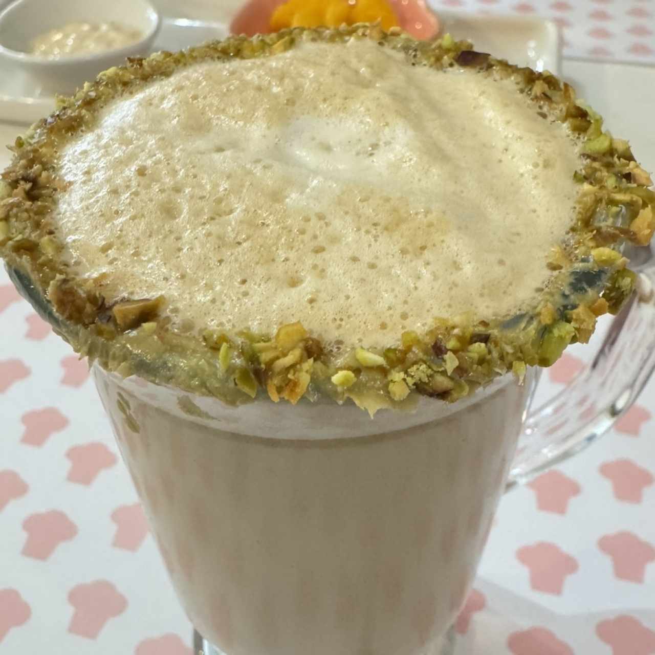 Coffee with pistachio 