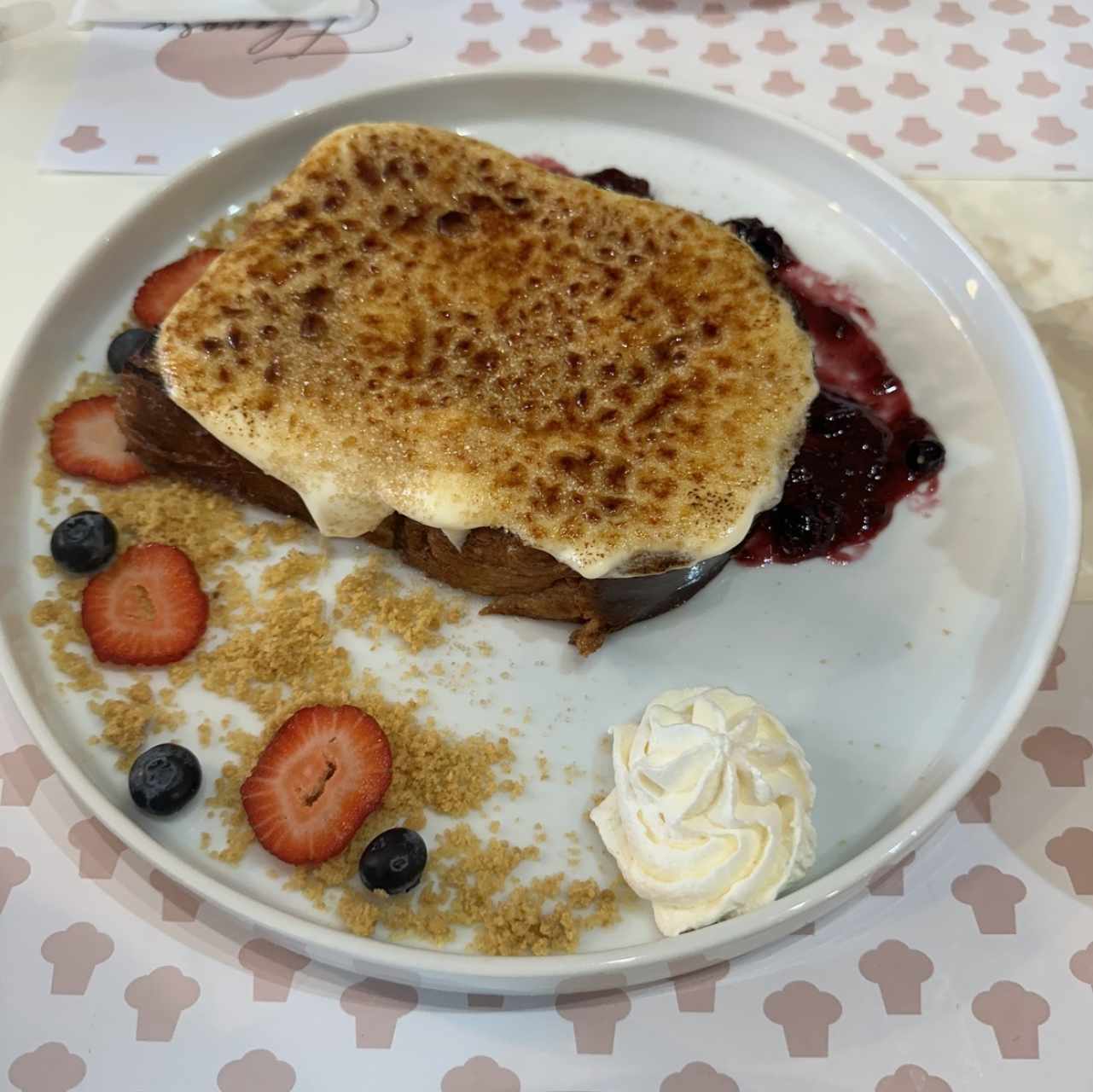 Crème brûlée french toast