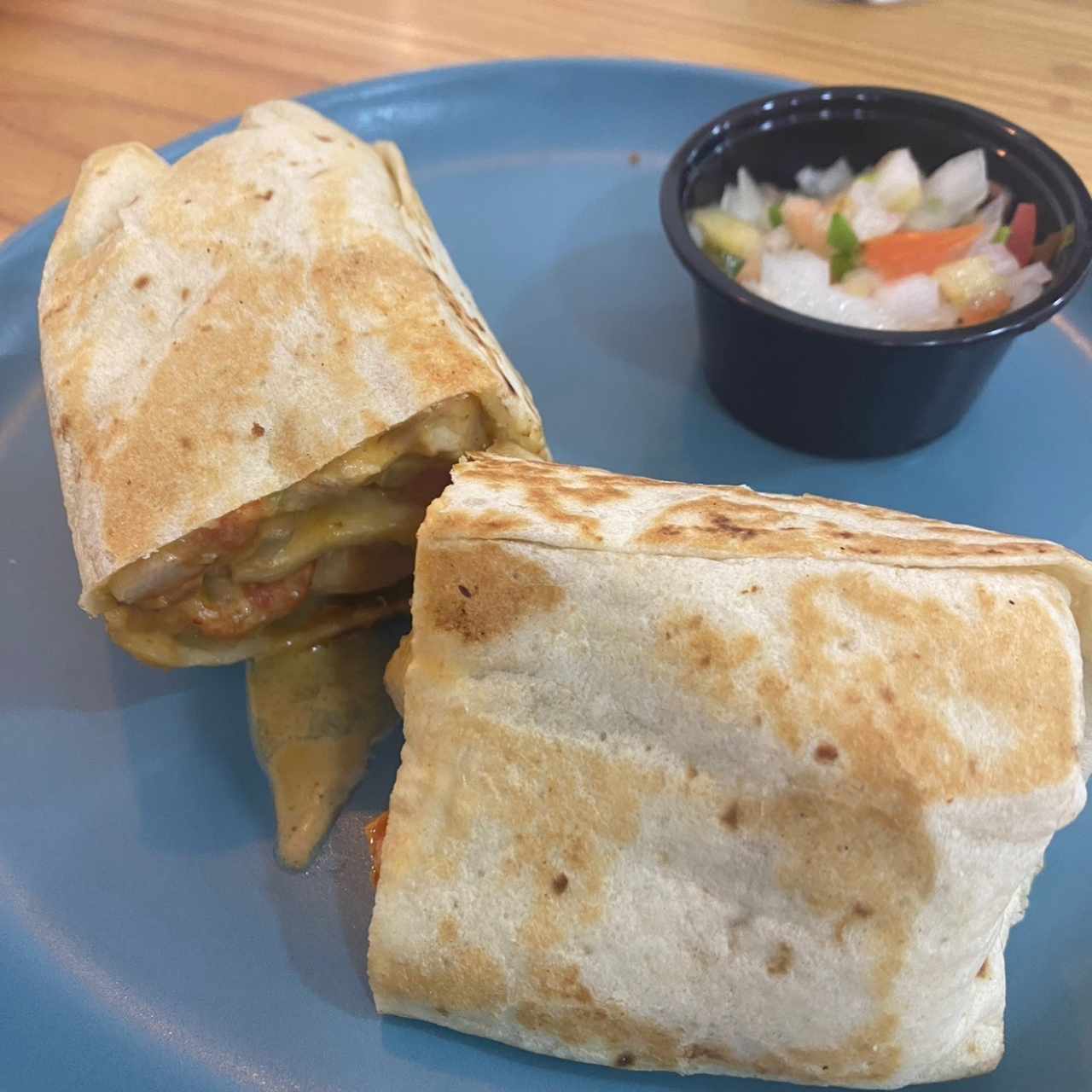 Burrito de pollo y pico de gallo Panameño 