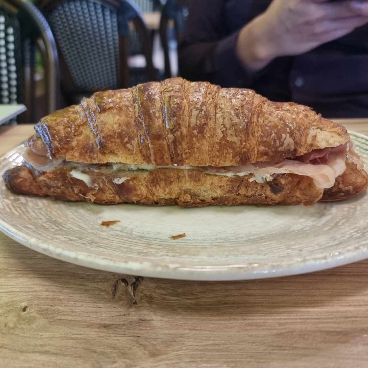 croissant serrano