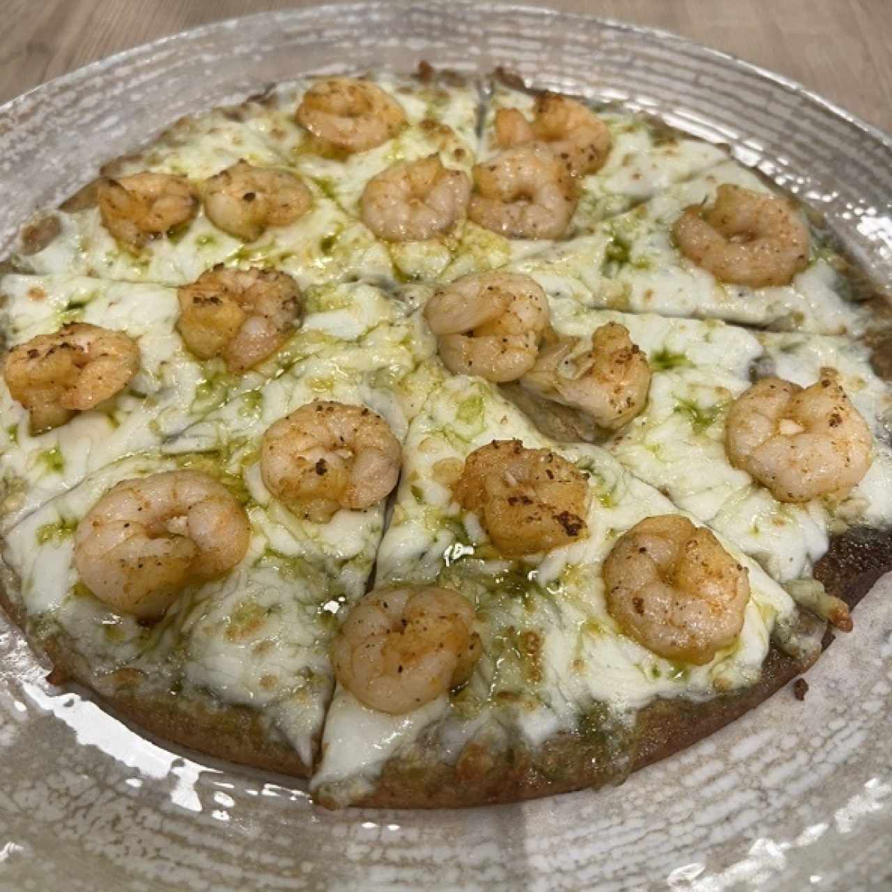 Pizza Pesto con Camarones