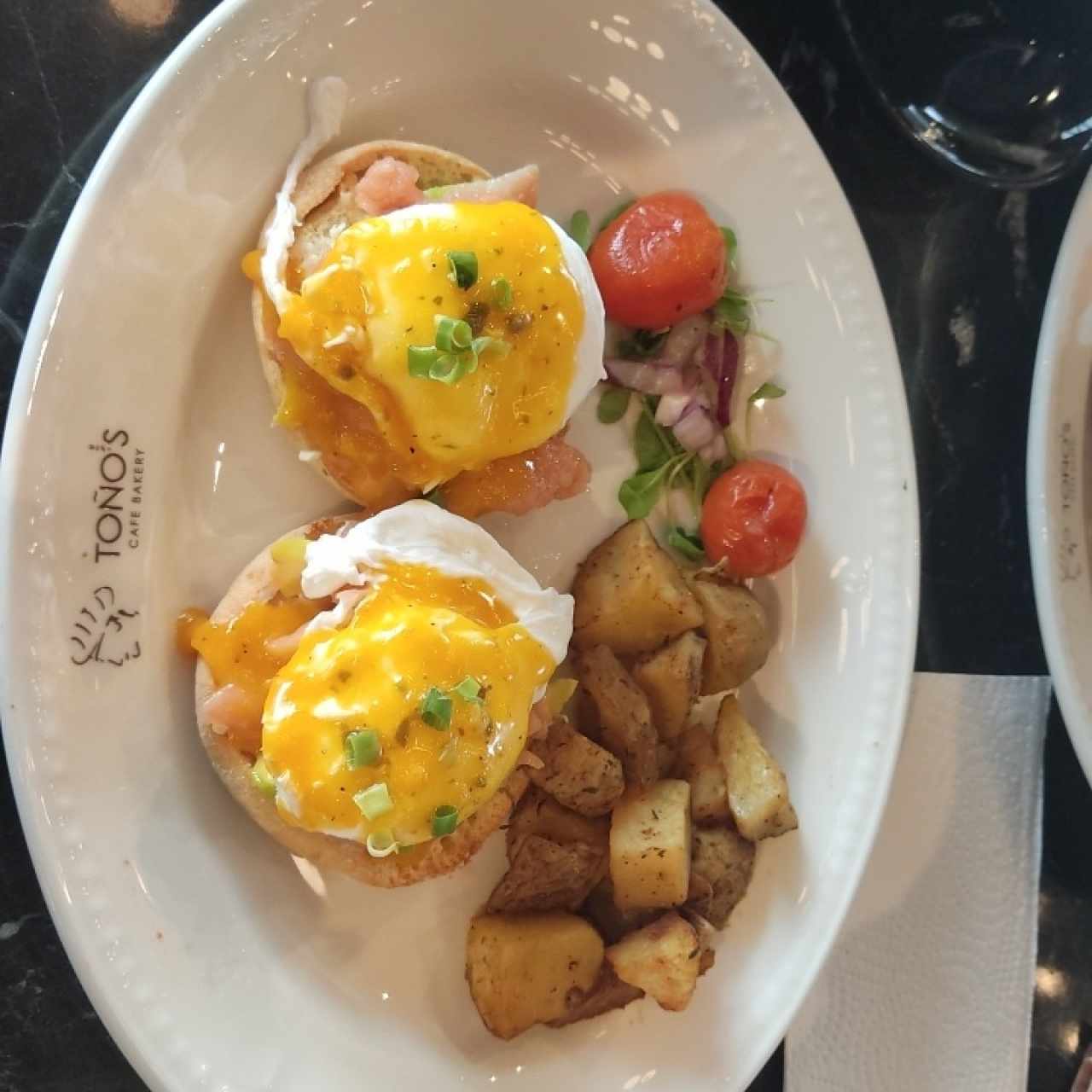 huevos benedictos