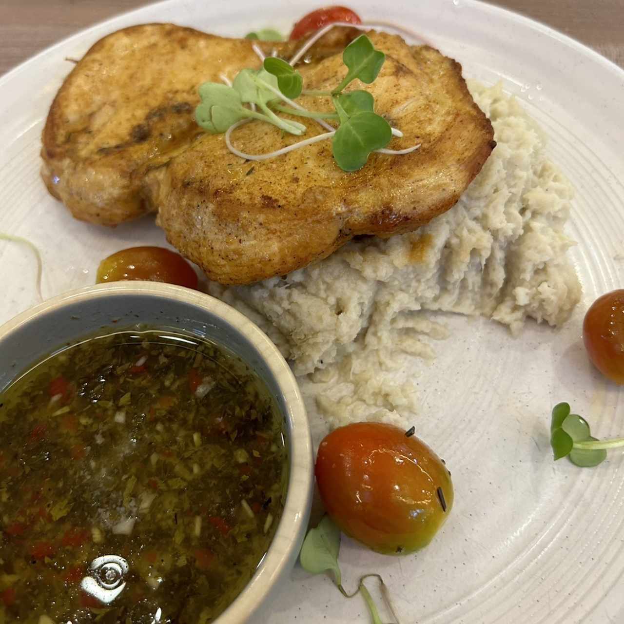 Pollo a la plancha con pure de coliflor 