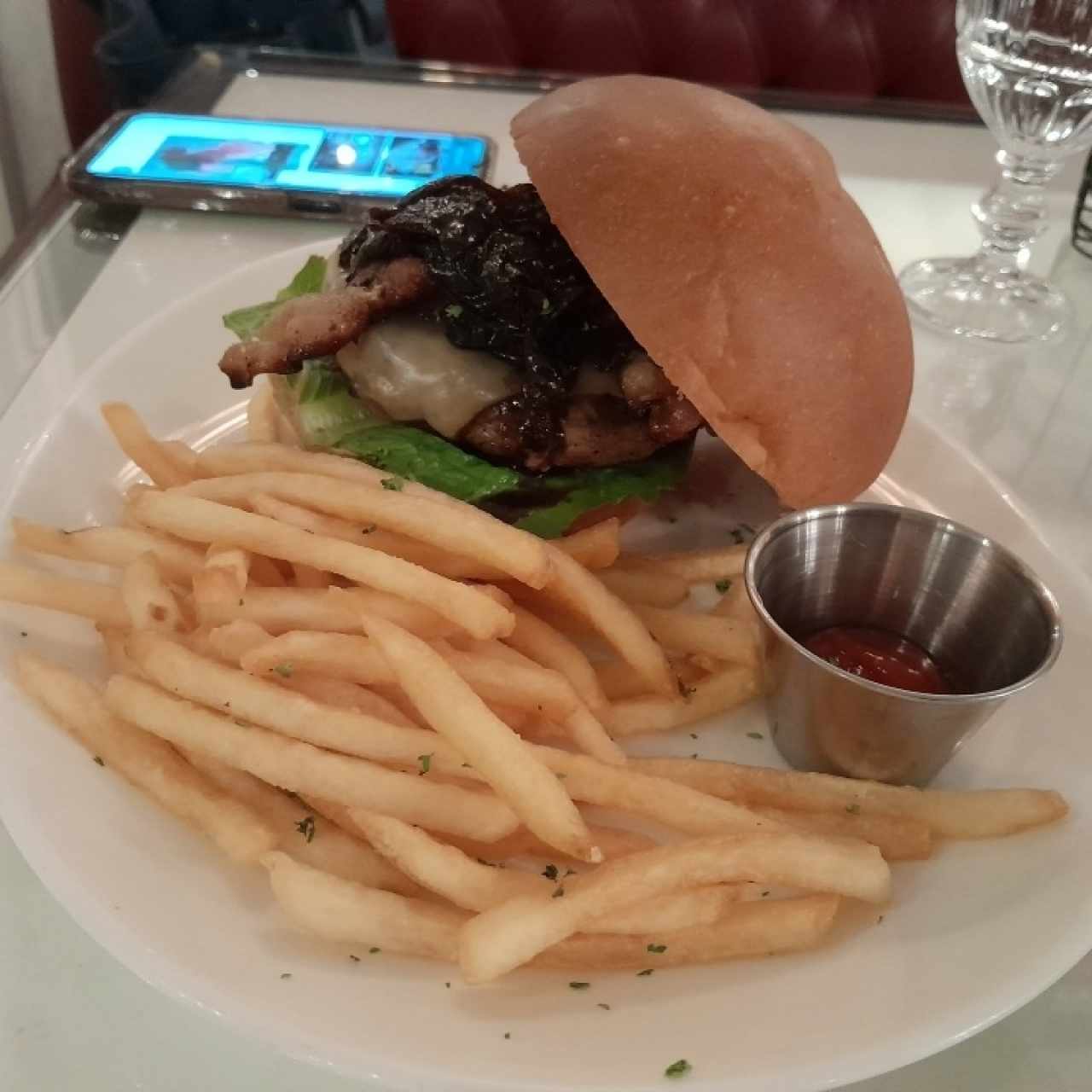 LUMIÉRE BURGER