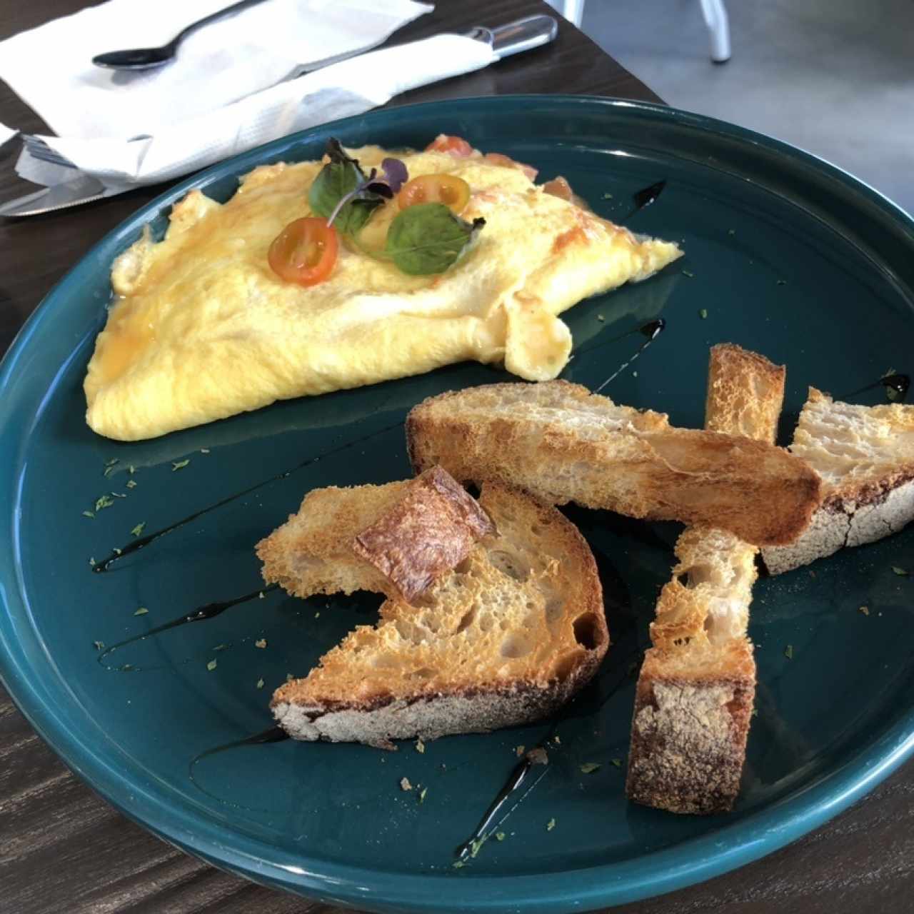 Omelet caprese 