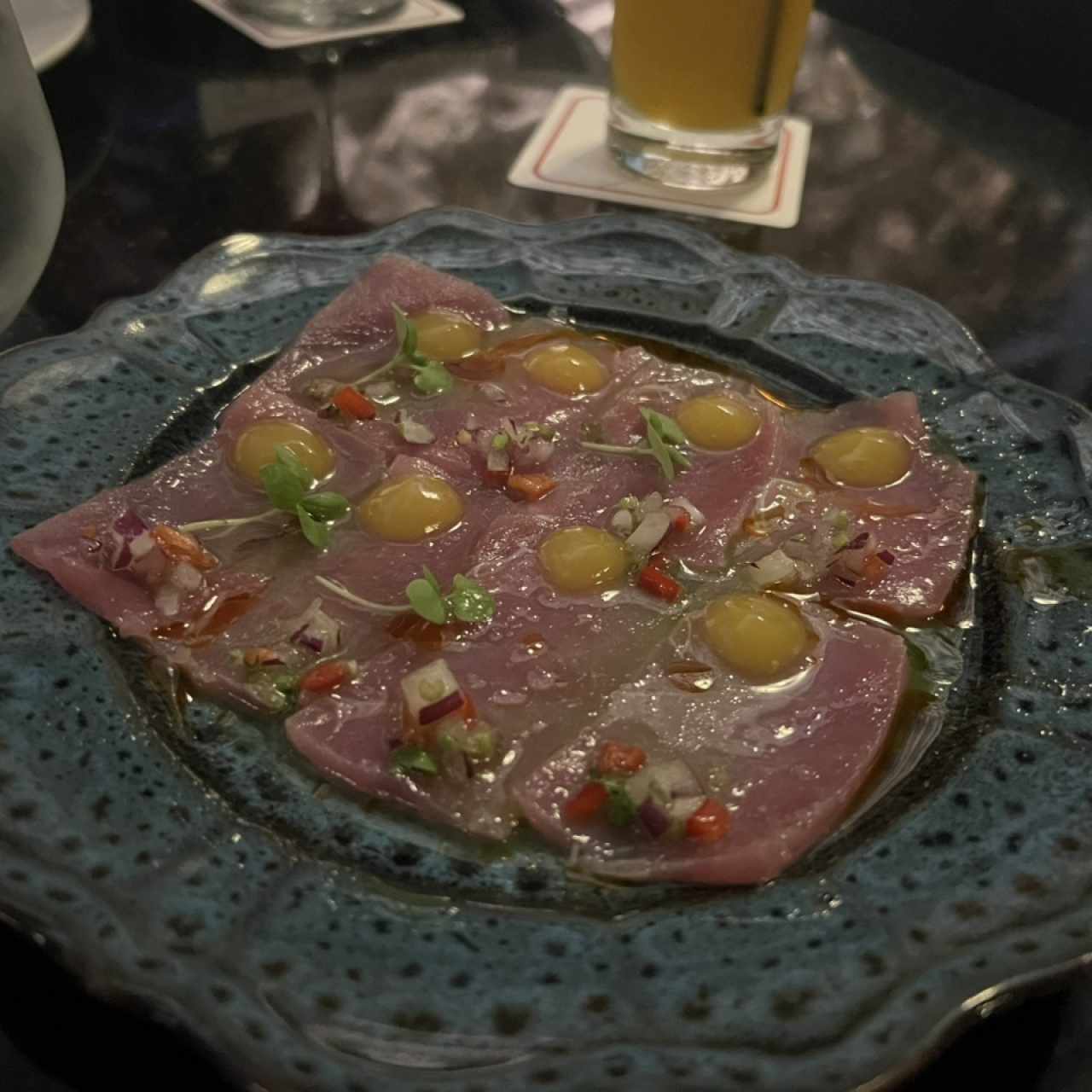 Tiradito Mediterraneo Acompañado de Leche de Tigre con Infusión