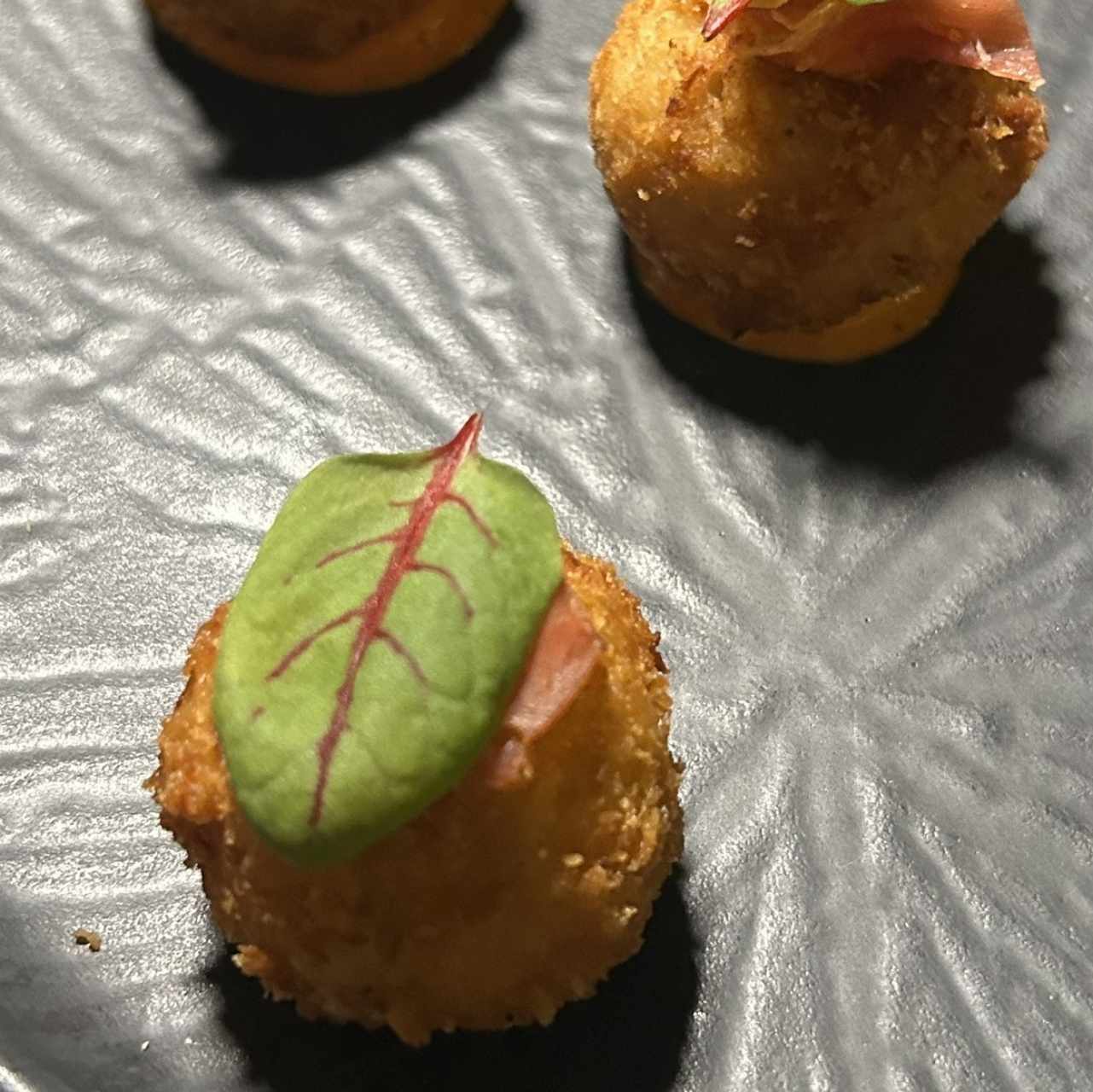 Croquetas de Jamón serrano con Alioli Rostizado