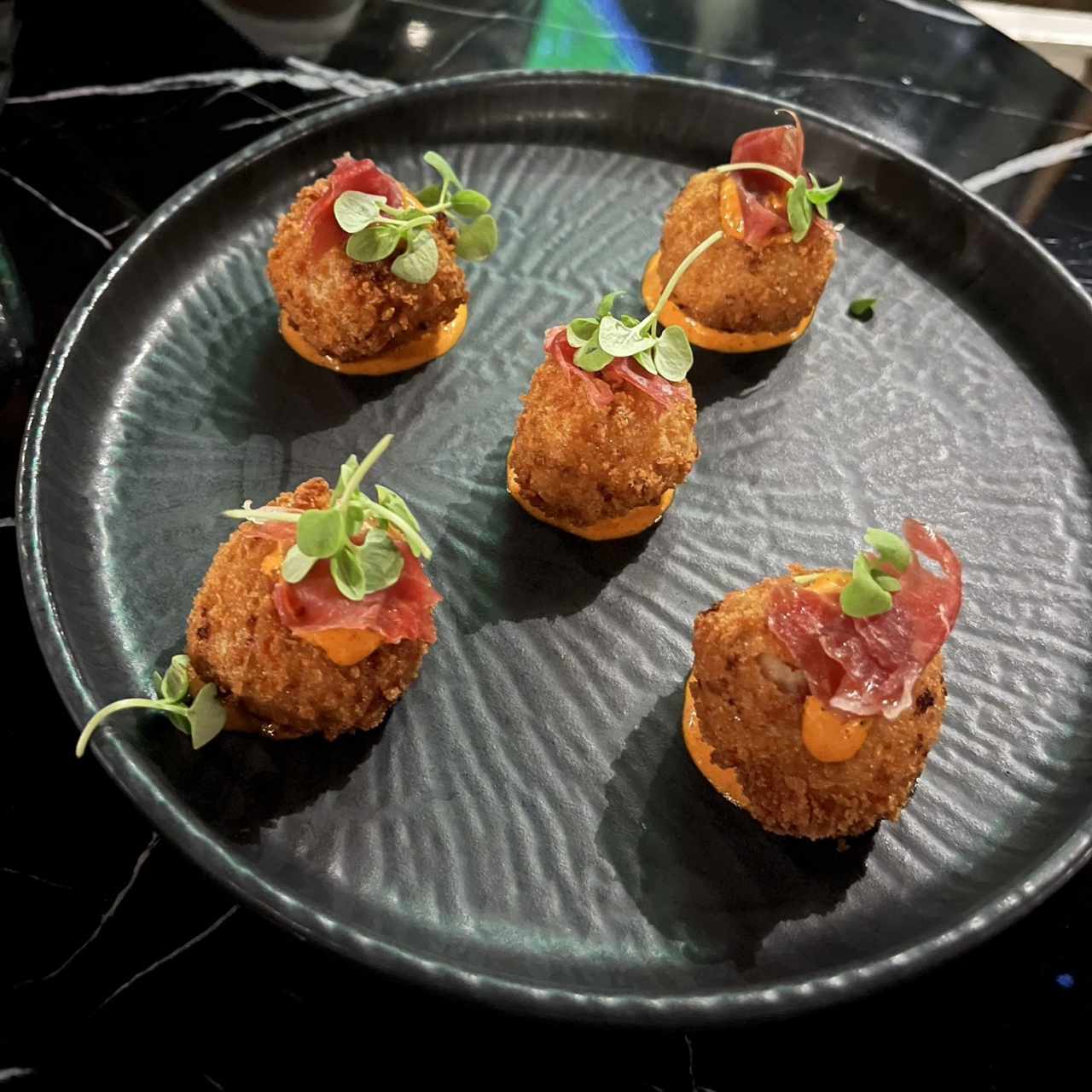 Croquetas de Jamón serrano con Alioli Rostizado