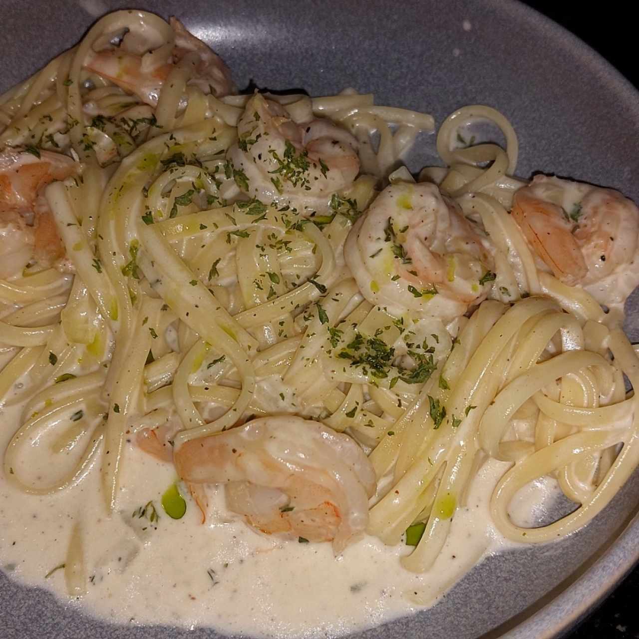 Linguini de camarones 