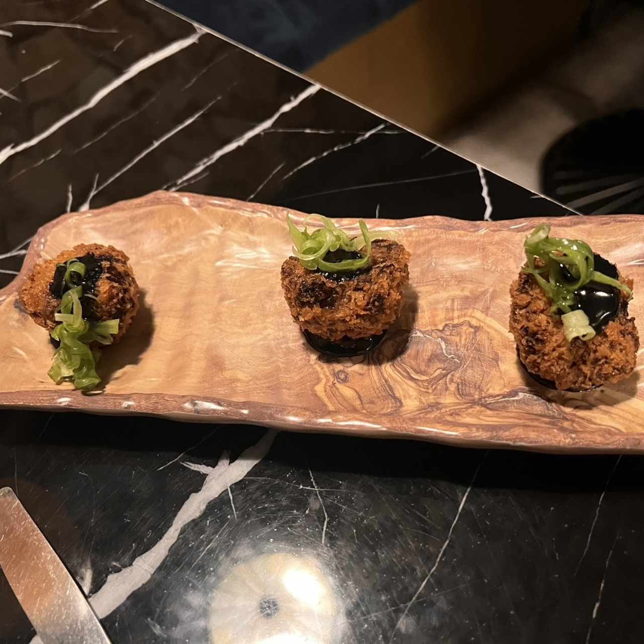 Croquetas de Calamares en su Tinta con Pulpo y Alioli Citrico