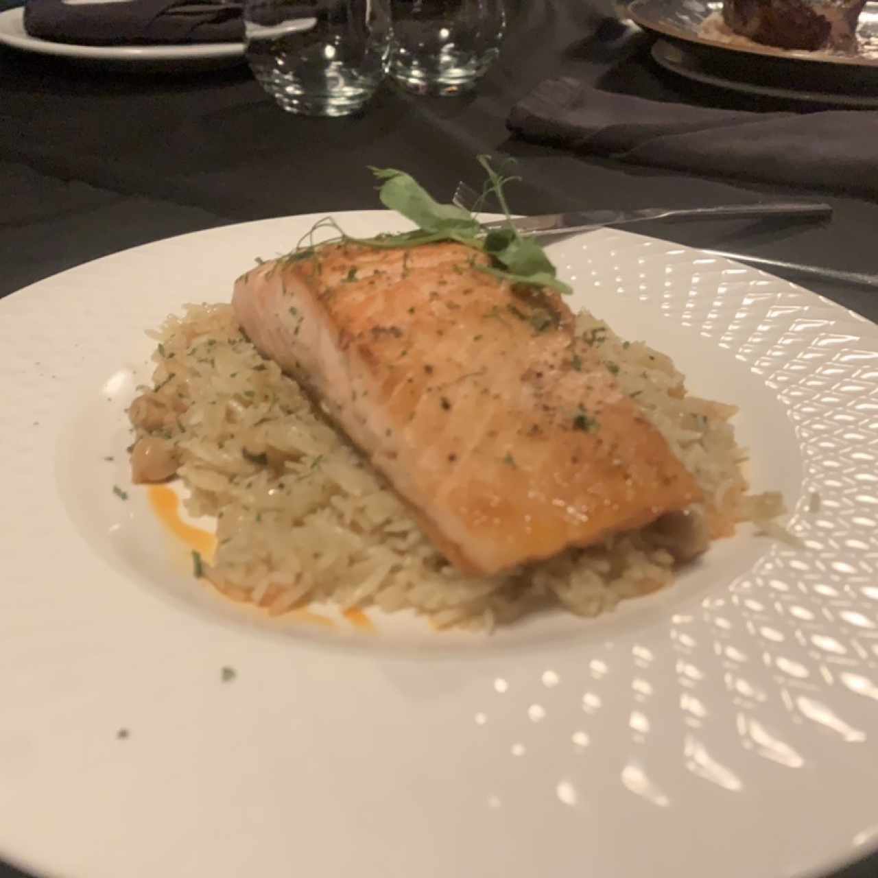 Salmon con arroz mediterráneo 