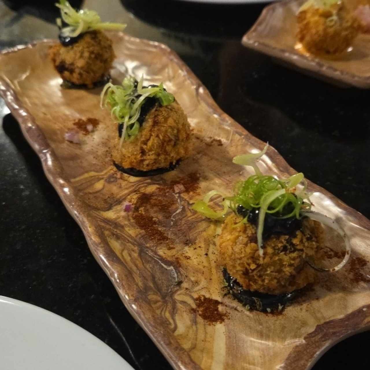 Croquetas de Calamares en su Tinta con Pulpo y Alioli Citrico