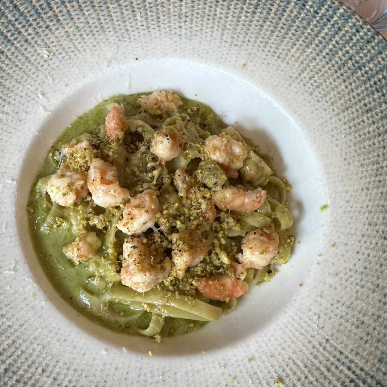 Fettucini Gamberi en crema de pistacchio 