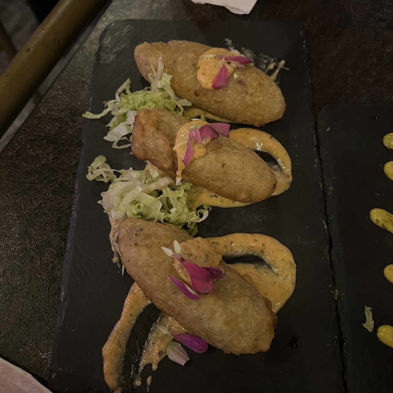 Carimañolas rellenas de pulpo